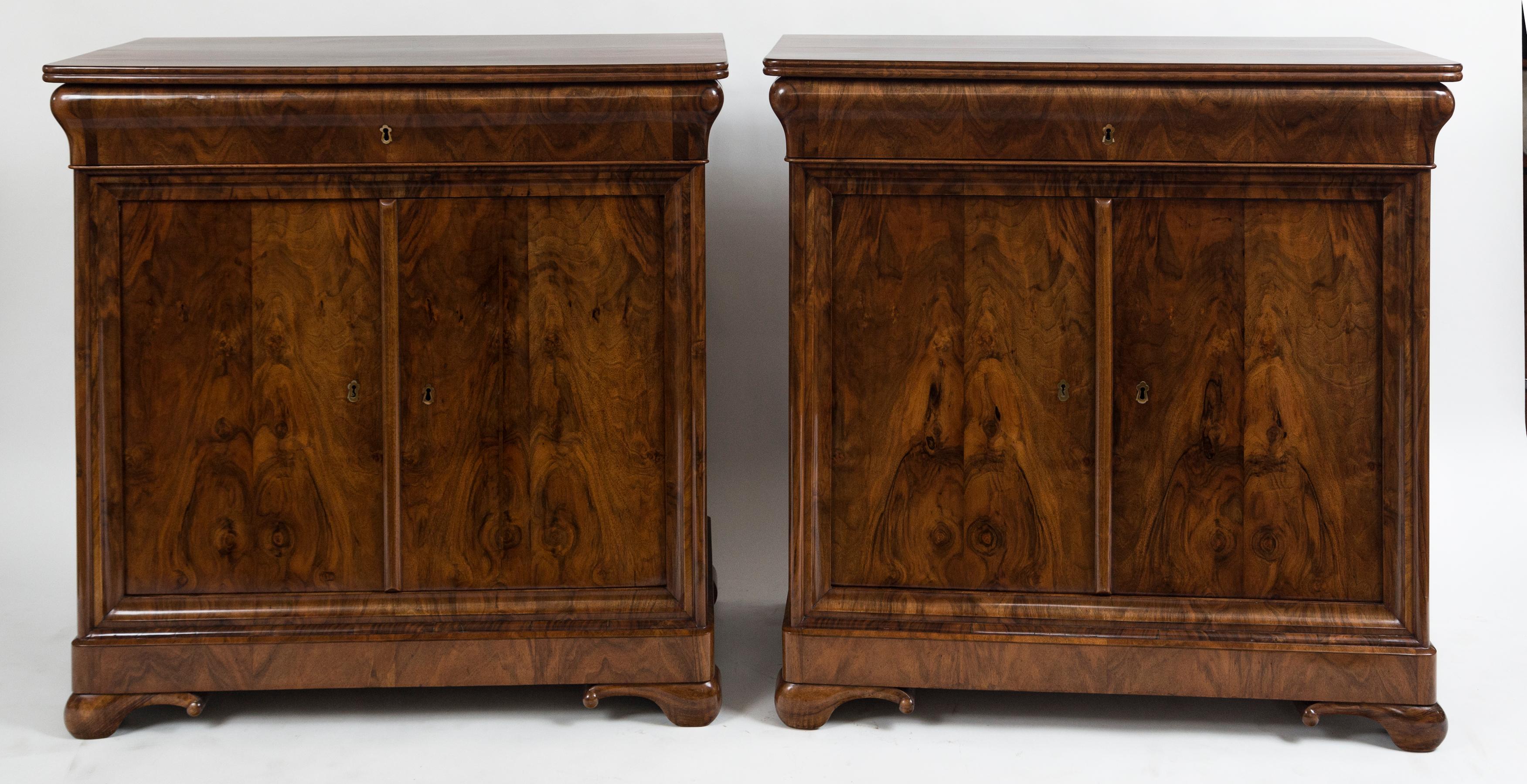 Rare Pair of Fine French Louis-Philippe Cabinets In Good Condition In Westport, CT