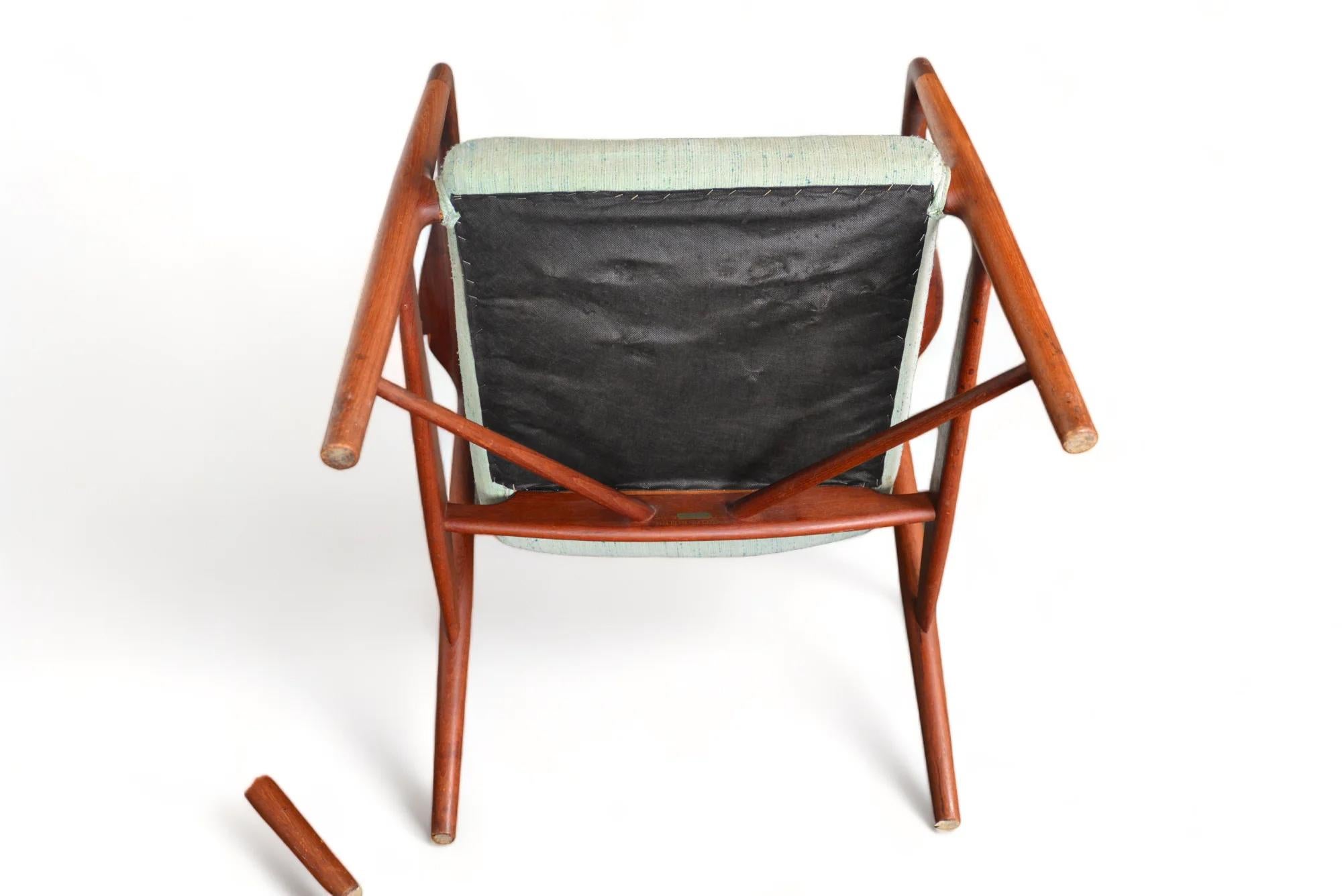 Rare Pair Of Finn Juhl Nv45 Lounge Chairs In Teak For Sale 7