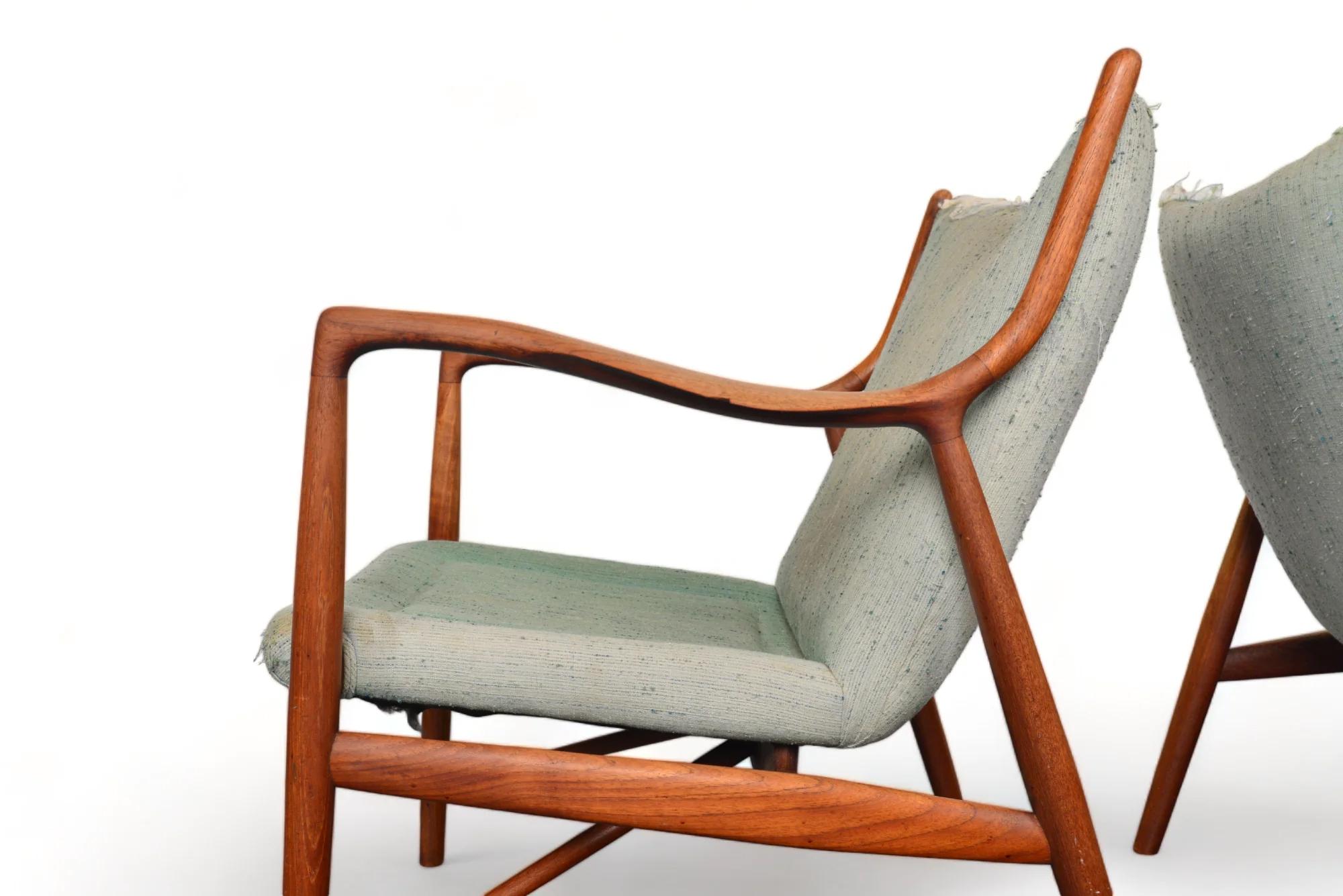Rare Pair Of Finn Juhl Nv45 Lounge Chairs In Teak For Sale 1
