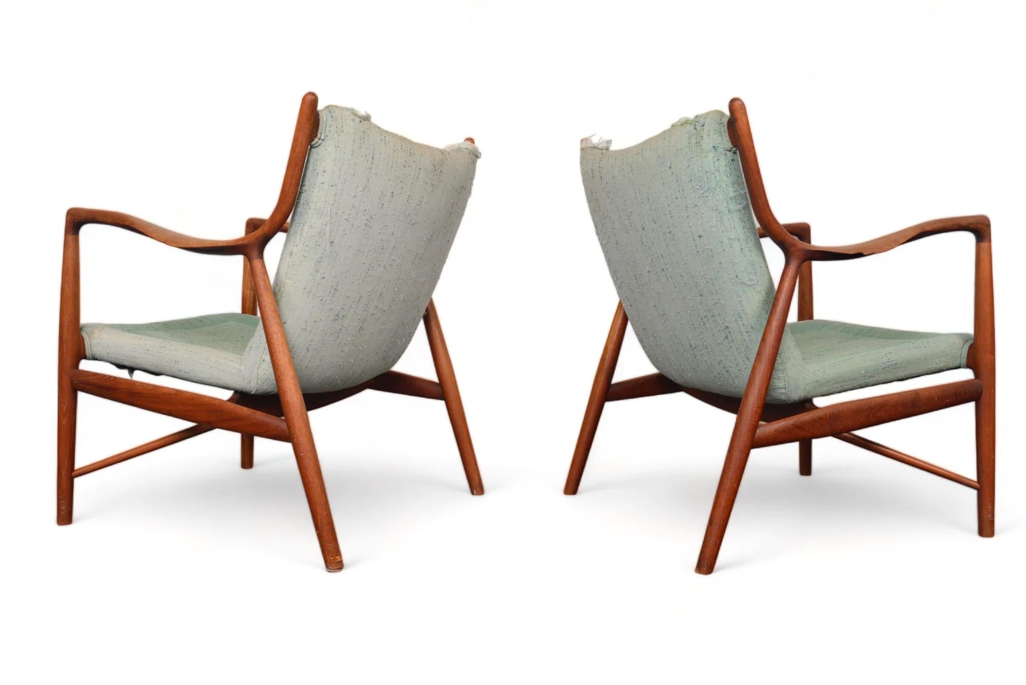 Rare Pair Of Finn Juhl Nv45 Lounge Chairs In Teak For Sale 2