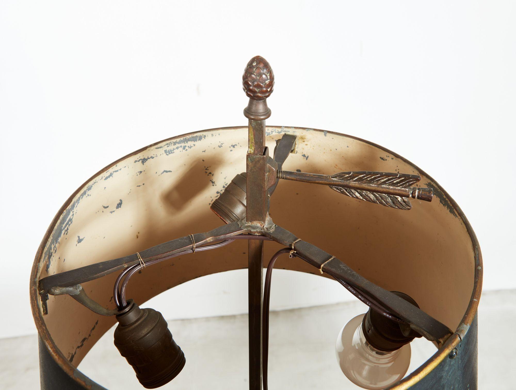 Rare paire de français du 18ème siècle Lampes Tole en vente 6