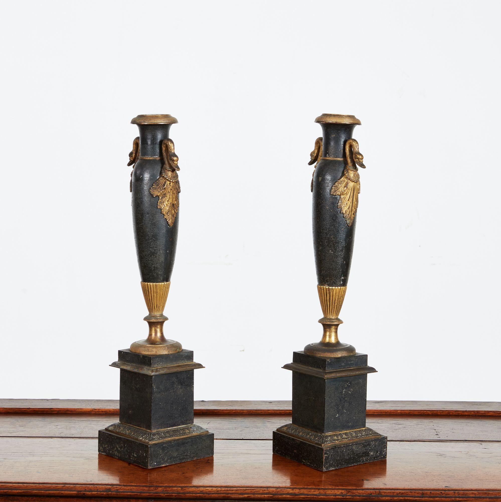 XVIIIe siècle Rare paire de français du 18ème siècle Lampes Tole en vente