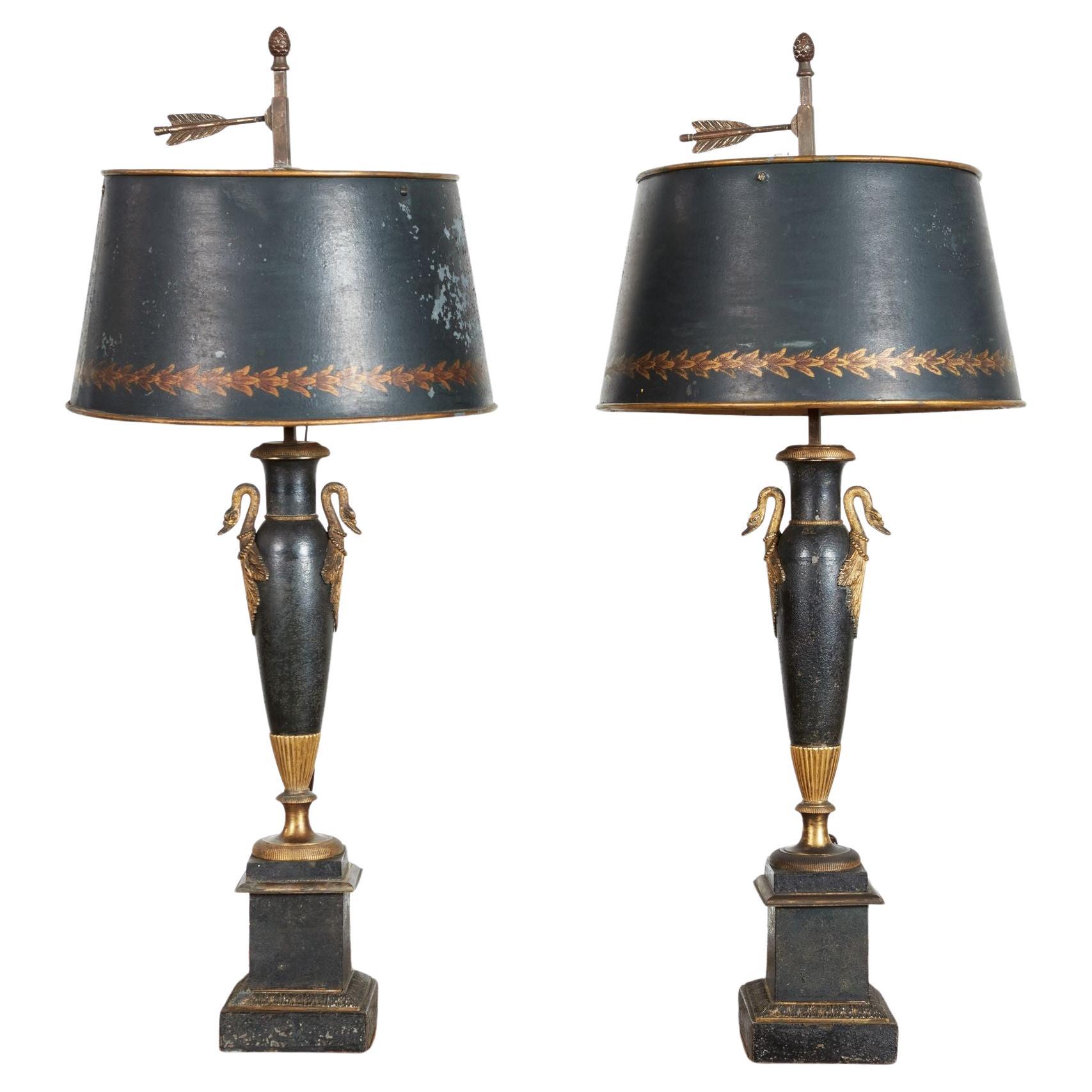 Rare paire de français du 18ème siècle Lampes Tole