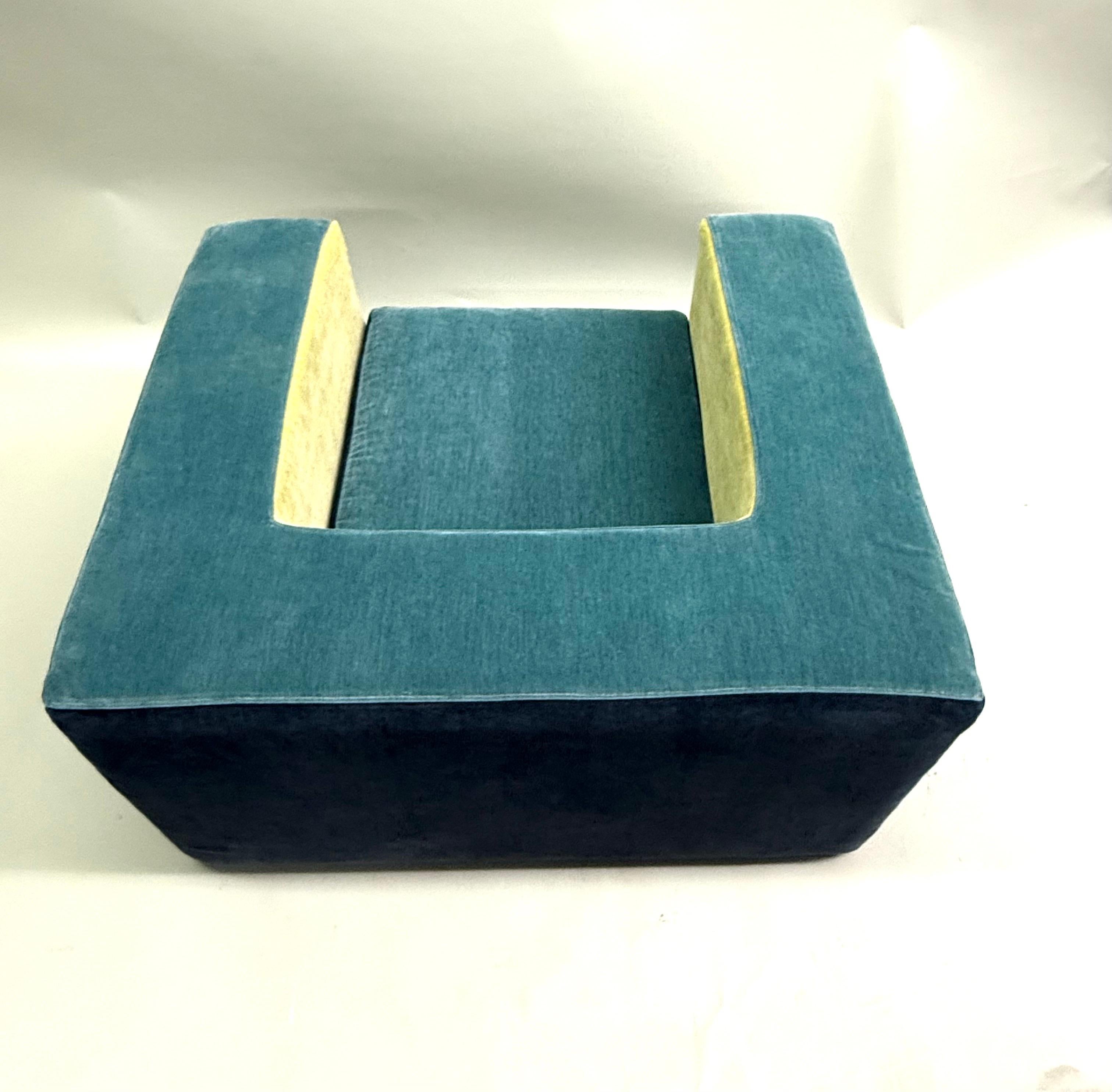 Tappezzeria Rara coppia di sedie da salotto in stile Art Deco francese di Jean-Michel Frank in vendita