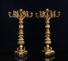 Raro Par de Candelabros Franceses Ormolu "Animales", Por Thomier A Paris