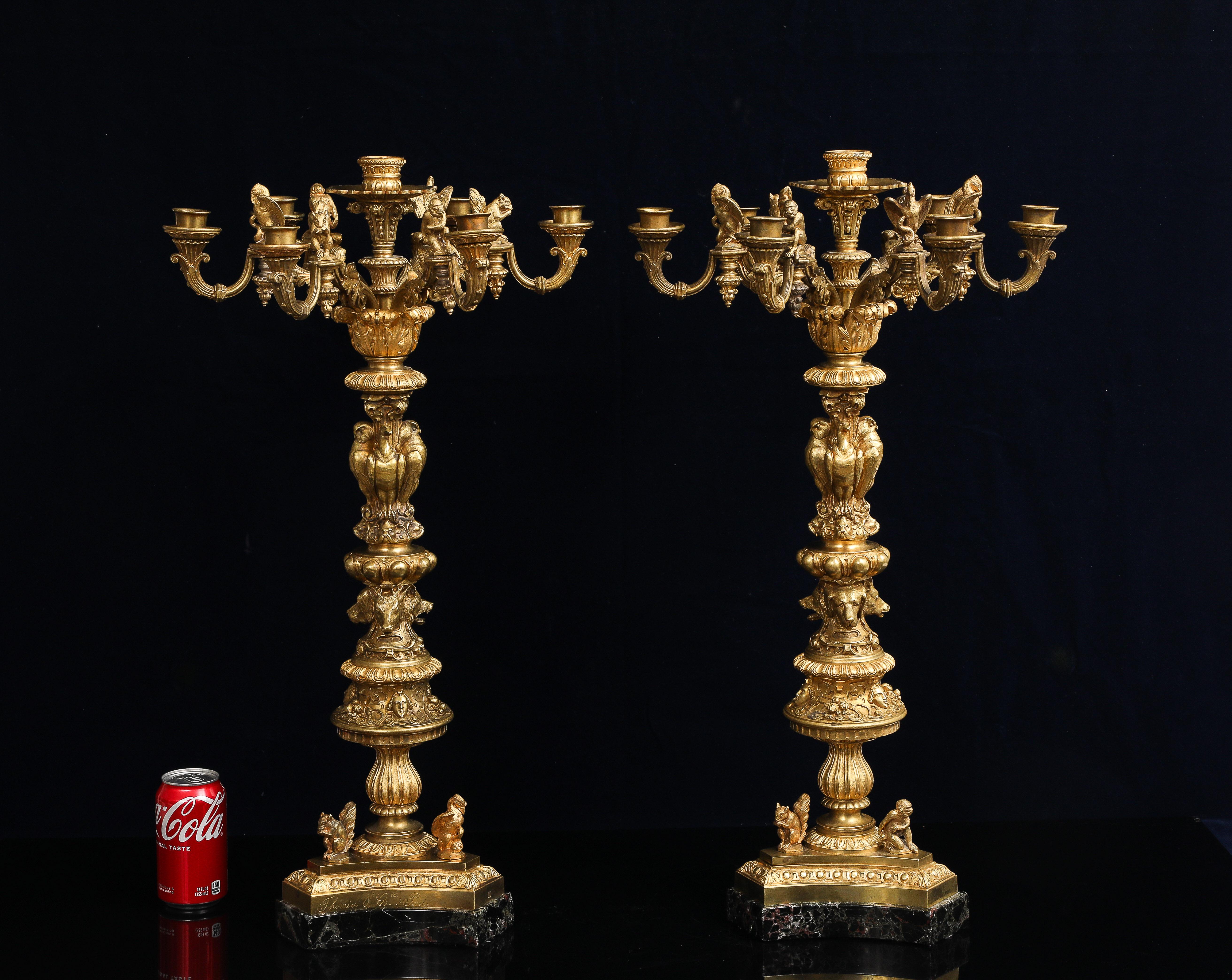 Luigi XVI Rara coppia di candelabri francesi in ormolu 