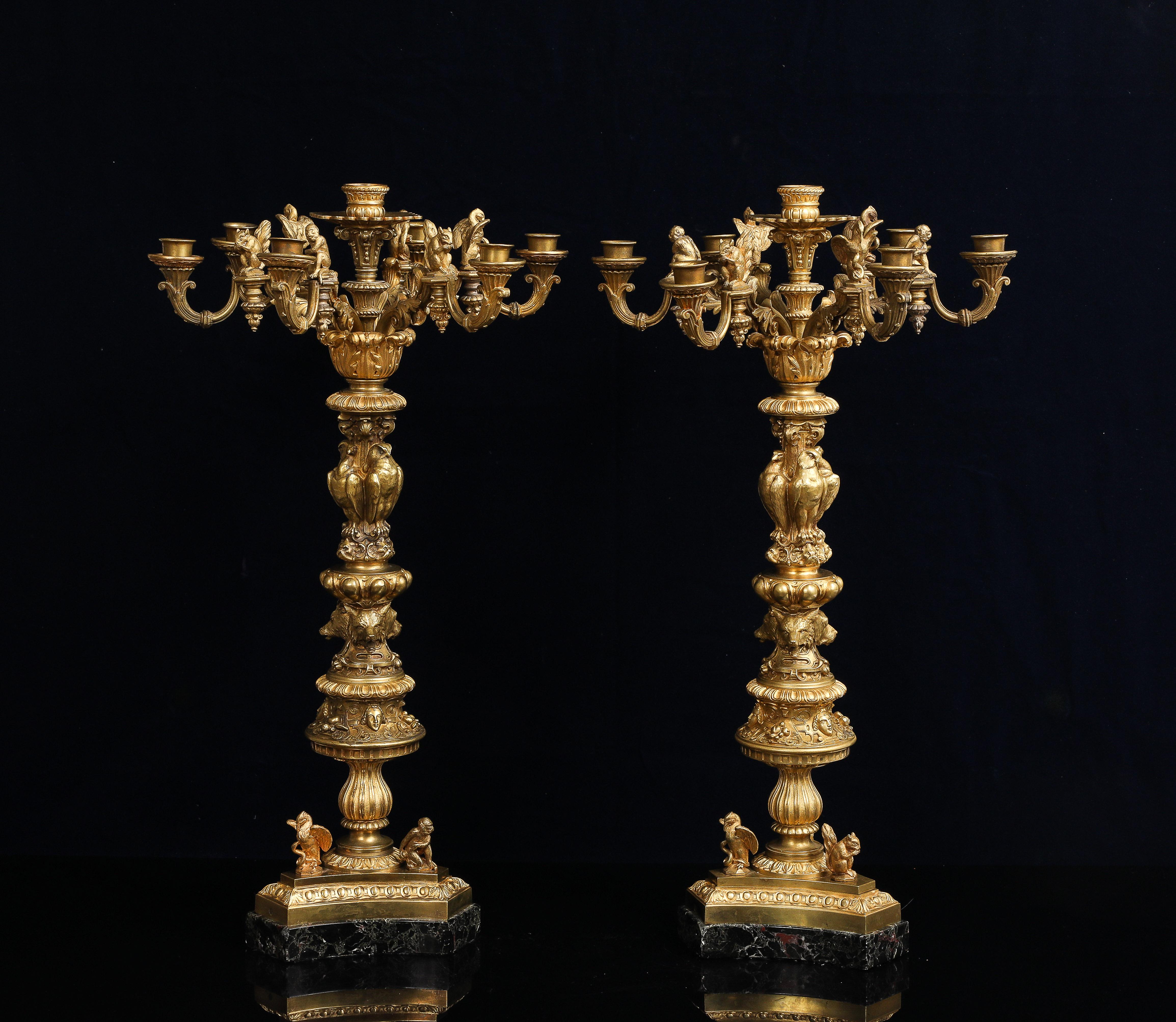 Francese Rara coppia di candelabri francesi in ormolu 