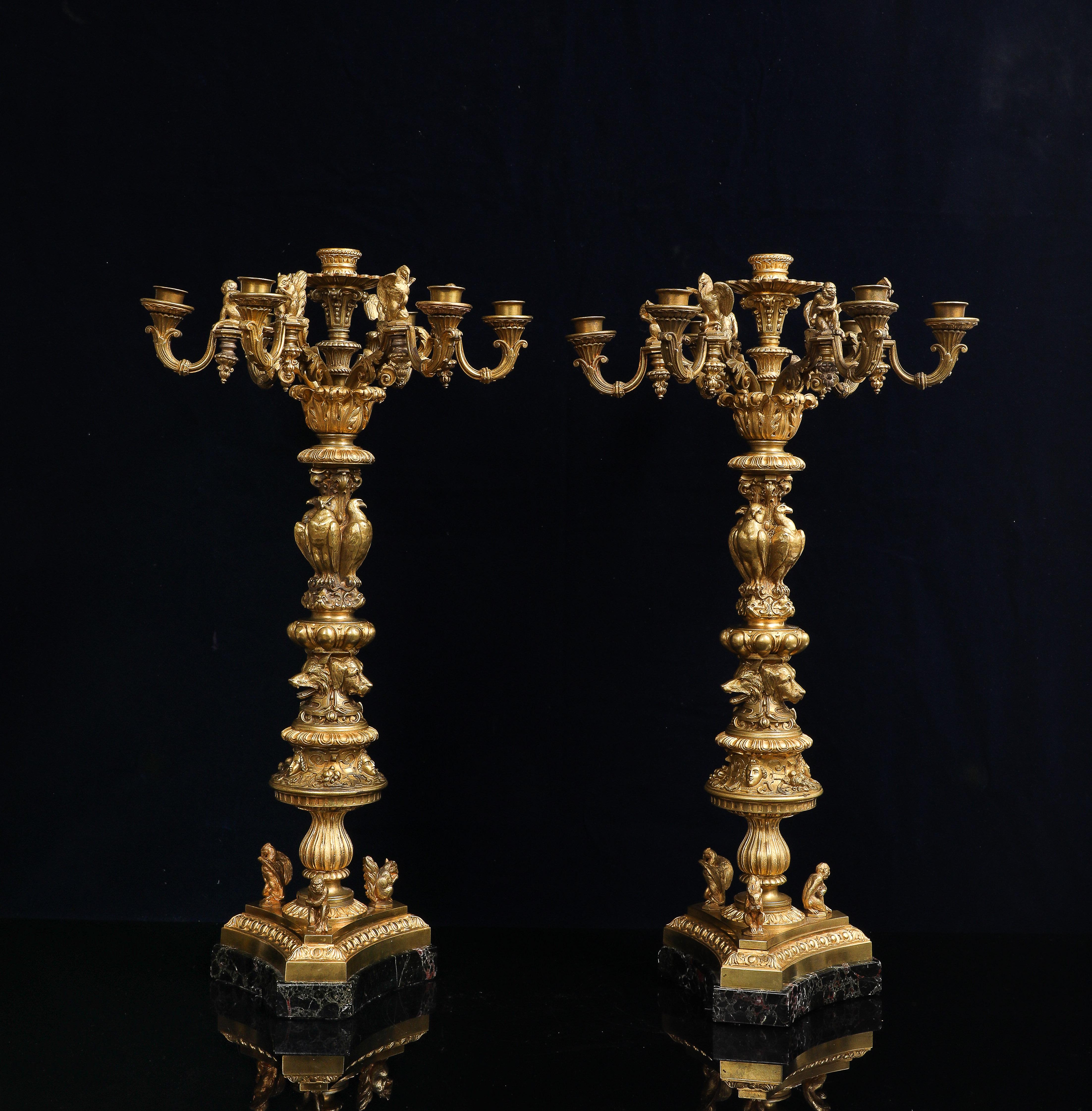 Intagliato a mano Rara coppia di candelabri francesi in ormolu 