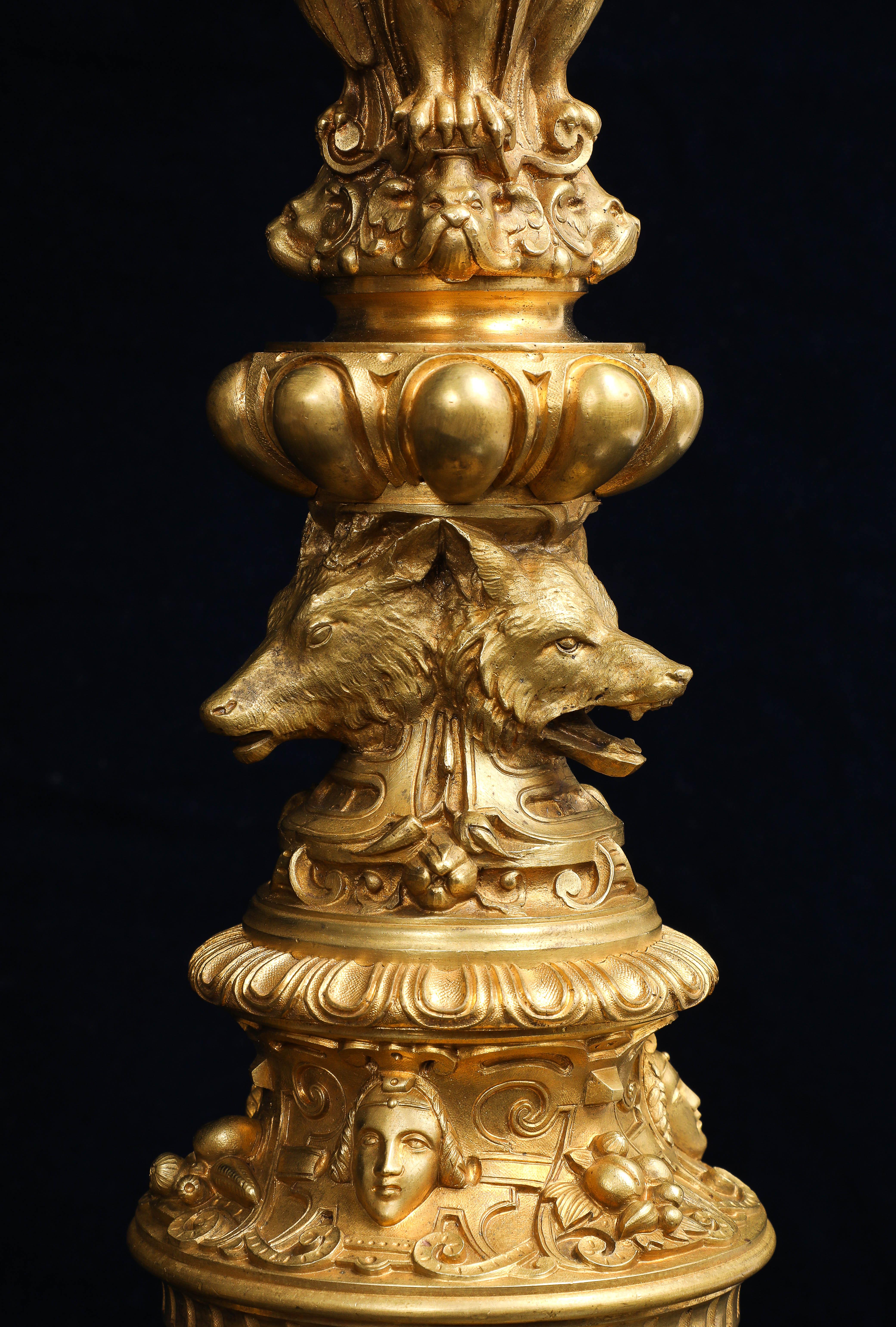 Bronzo Rara coppia di candelabri francesi in ormolu 