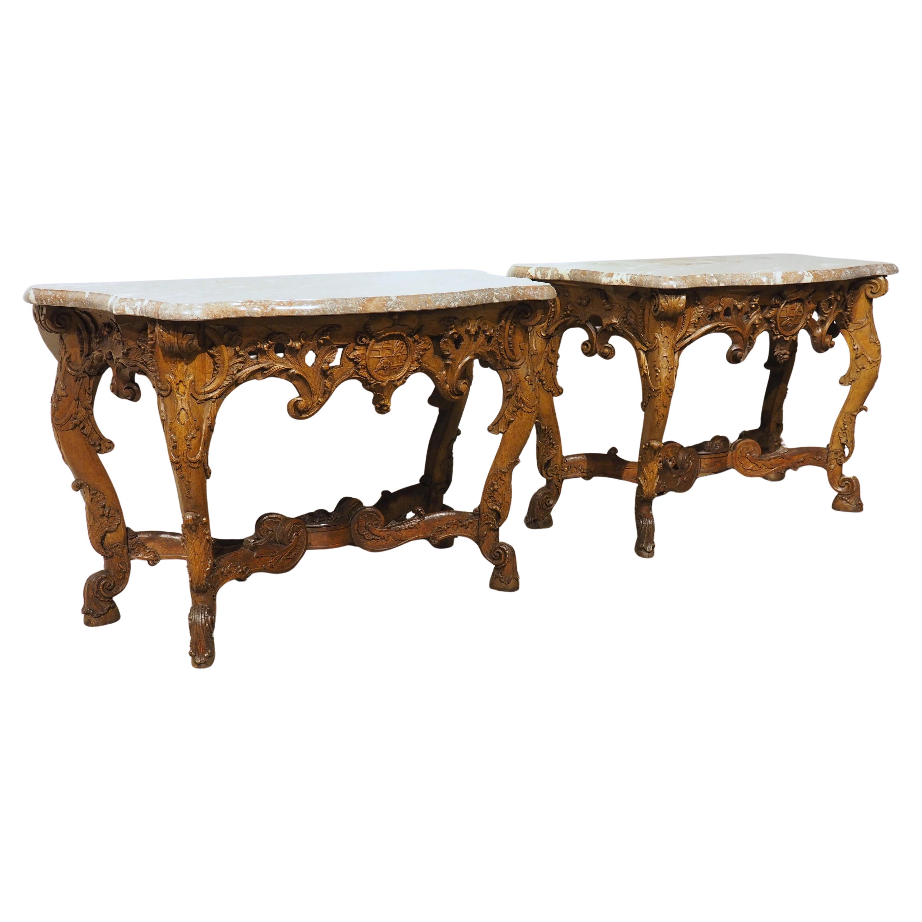 Pareja de consolas reales alemanas de roble para el príncipe-abad de Fulda, circa 1745 en venta