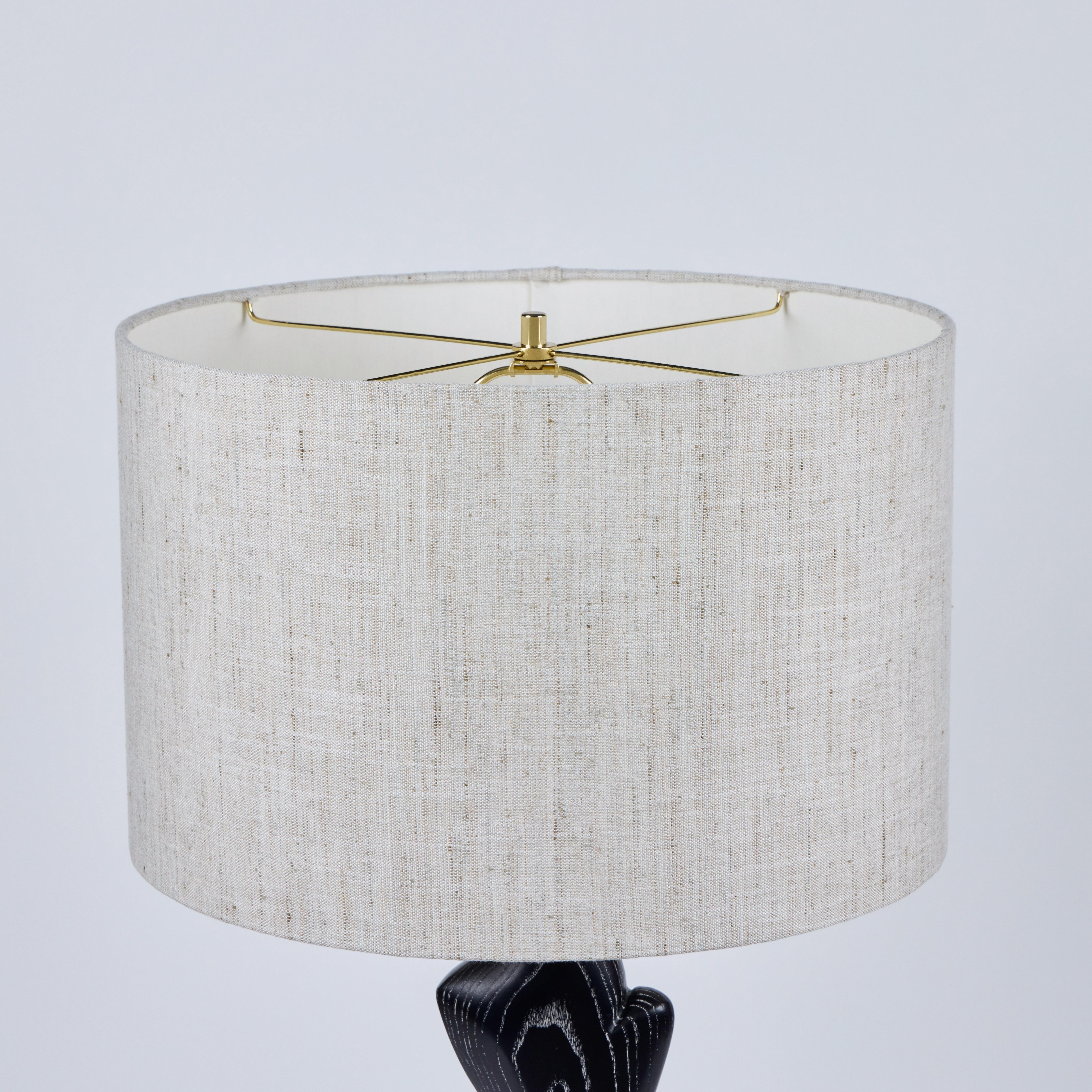 Milieu du XXe siècle Rare Pair of French Sculptural Cerused Oak Lamps, 1950's en vente