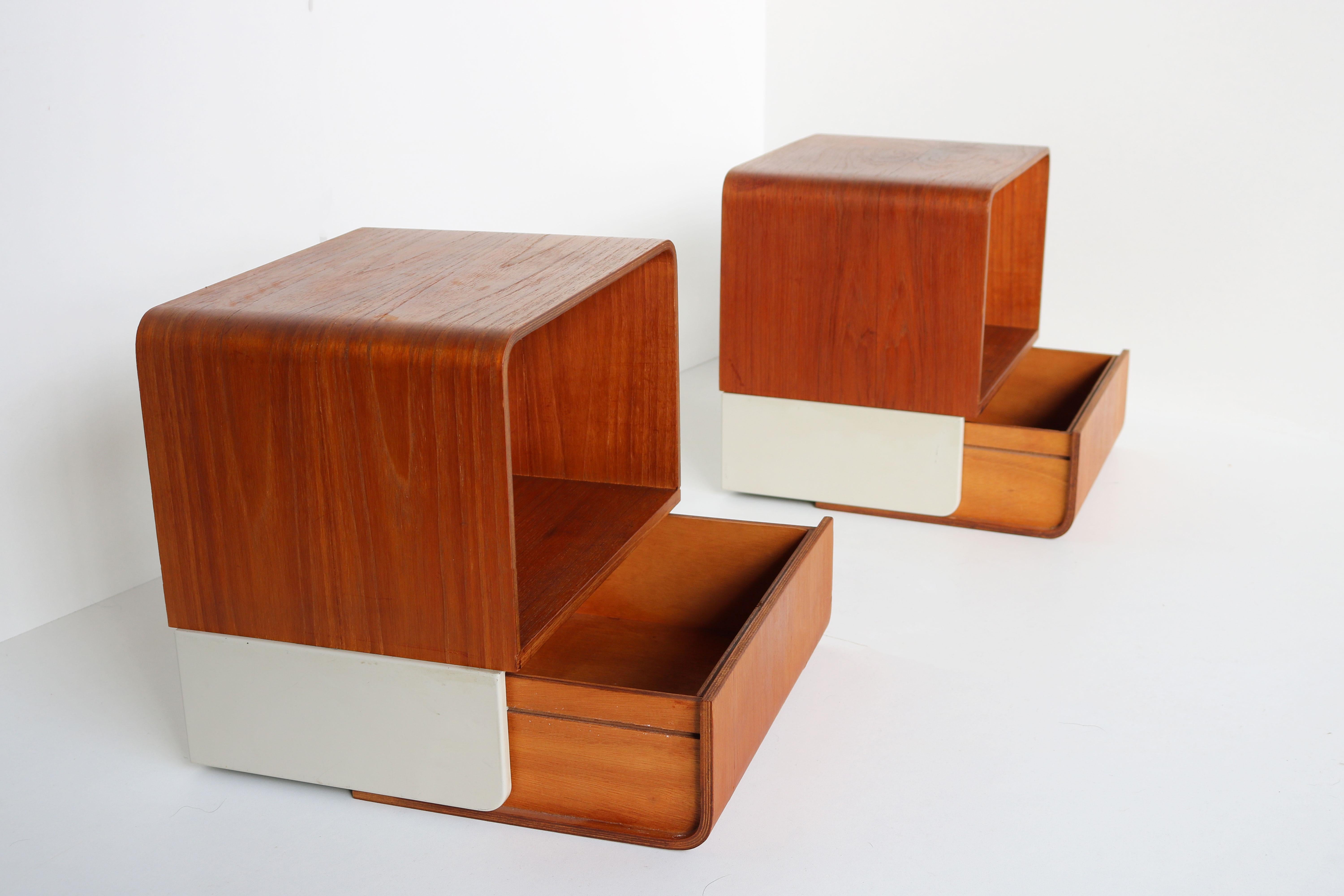 Mid-Century Modern Rare Pair of Friso Kramer Bed Cabinets for Auping Euroika Series 1963 Teak White