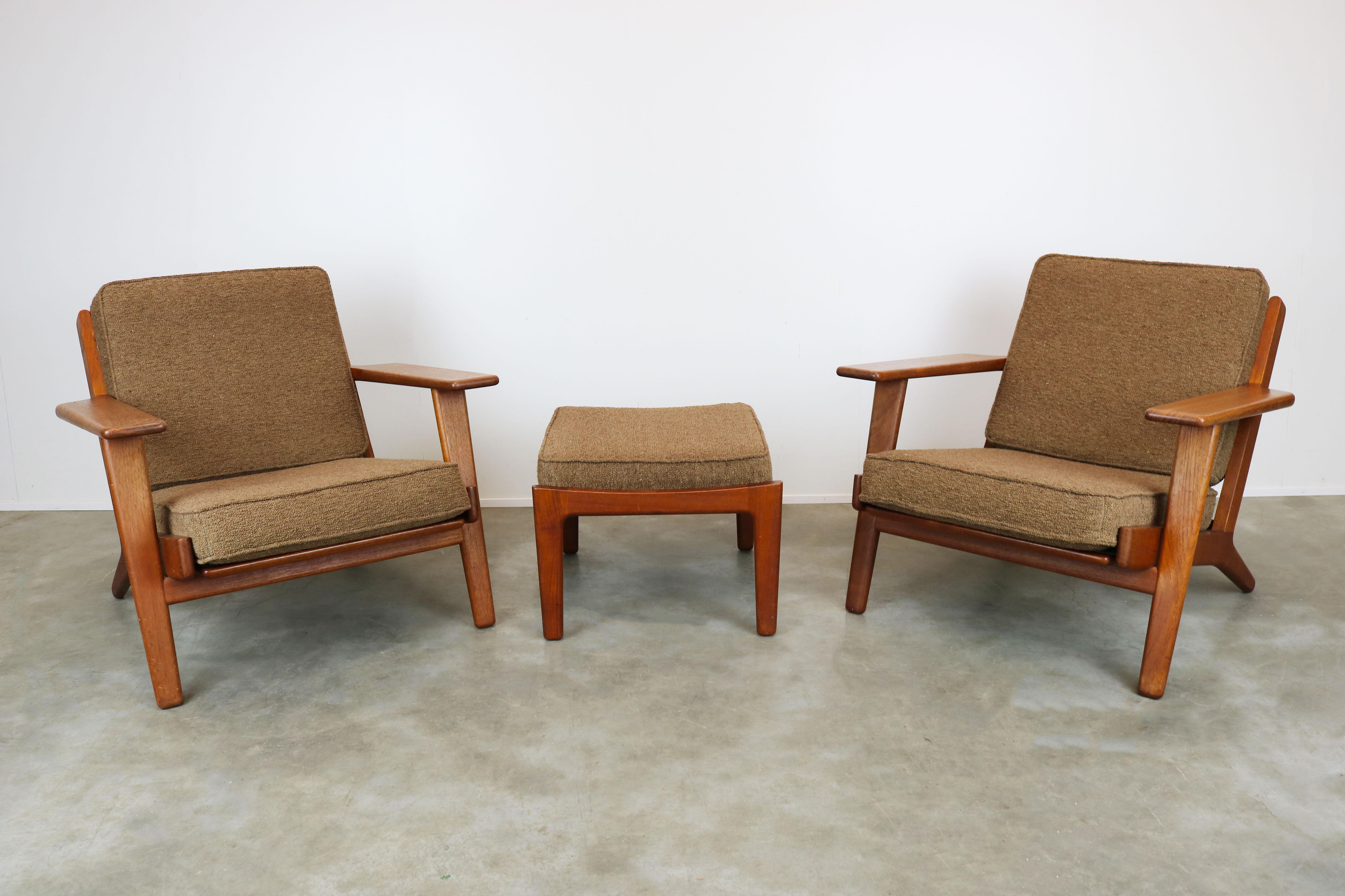 Mid-20th Century Rare Pair of GE290 Lounge Chairs and Ottoman by Hans J. Wegner Teak GETAMA