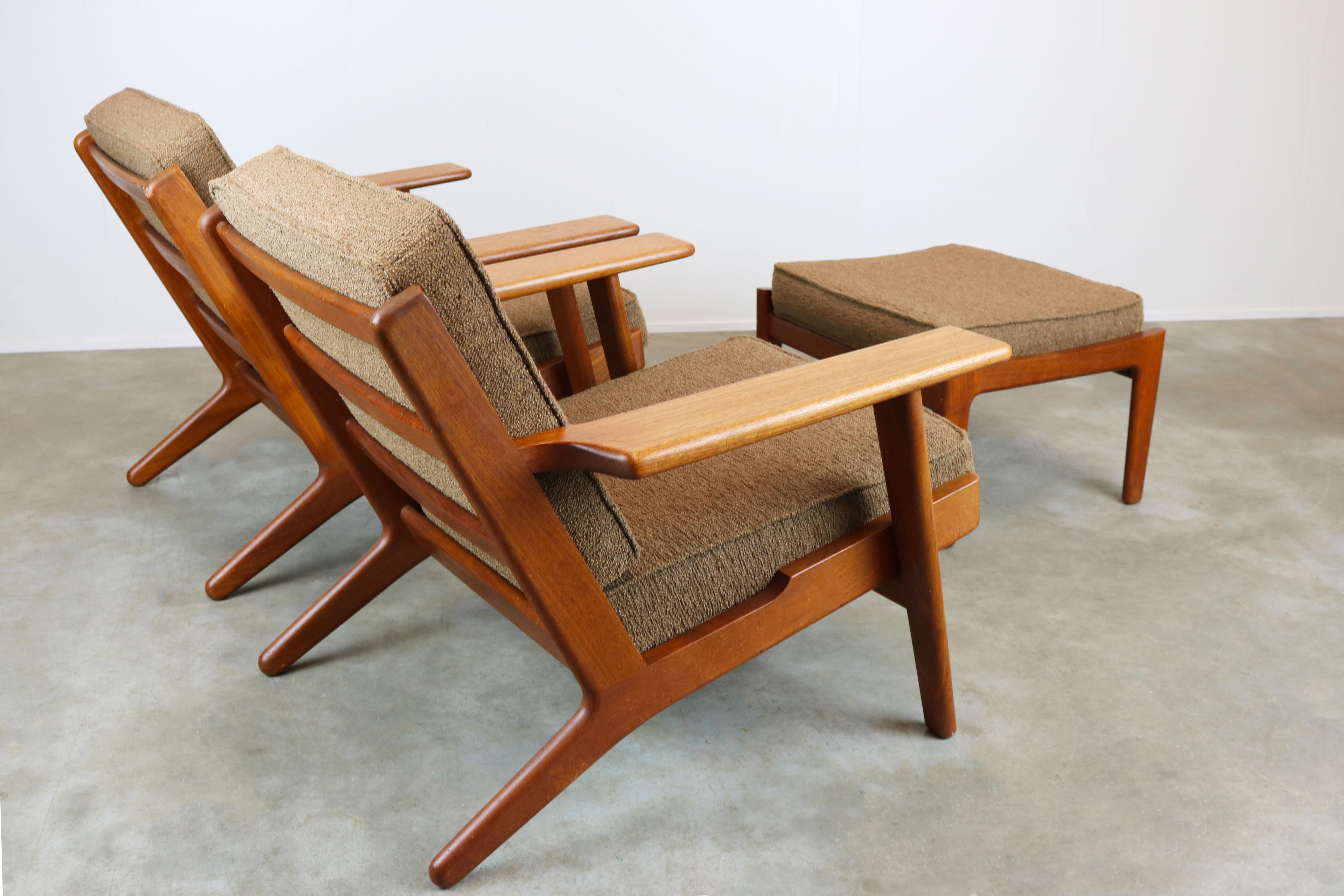 Rare Pair of GE290 Lounge Chairs and Ottoman by Hans J. Wegner Teak GETAMA 1