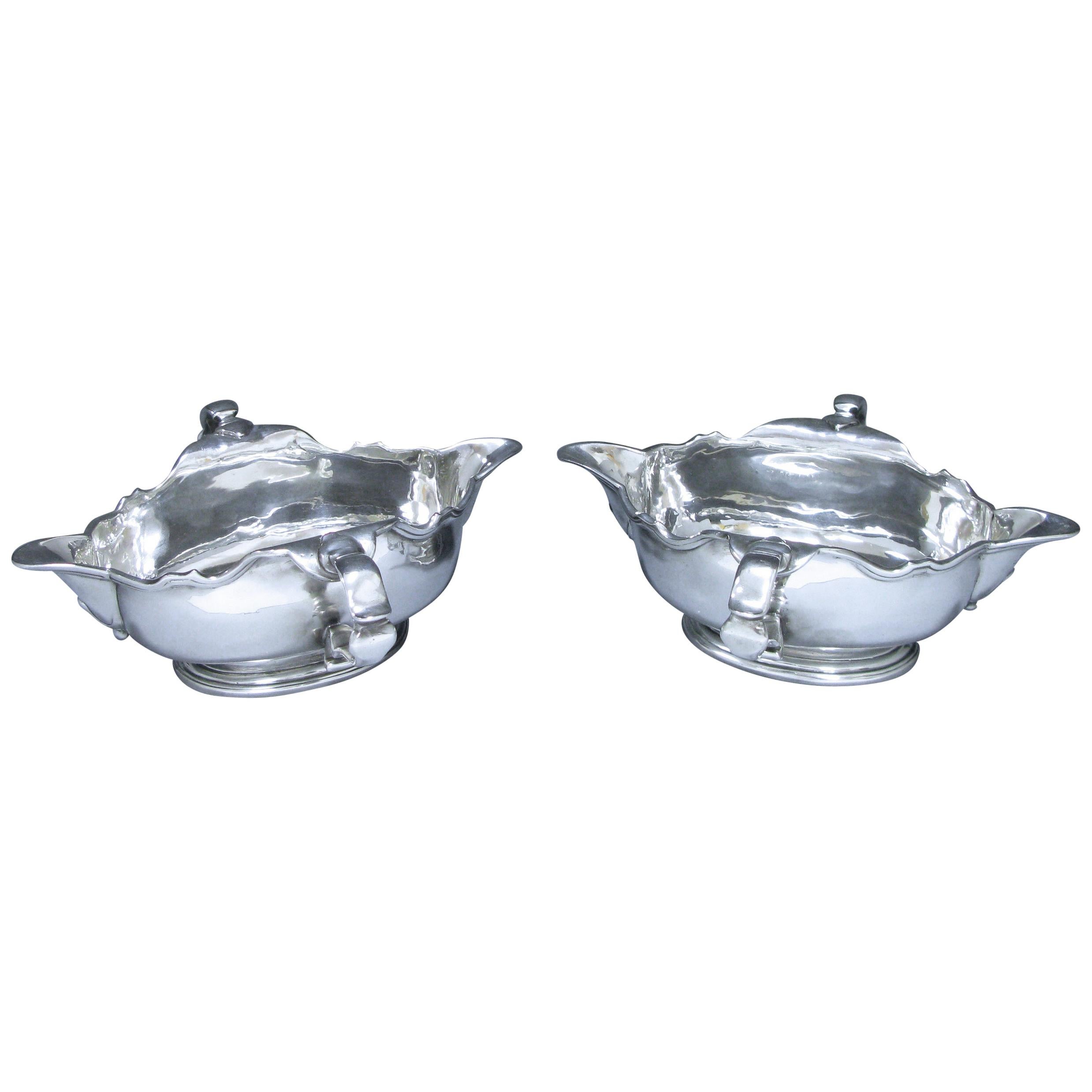 Rare pair of George II double lipped Sauce Boats of oval form 1727 For Sale
