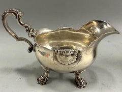 Raro par de salseras de plata de la época de Jorge II, obra de Paul de Lamerie, Londres, 1741