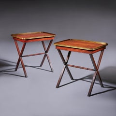 Seltenes Paar Mahagoni-Butlers-Tabletts aus der Zeit George III. mit Galerien aus vergoldetem Messing