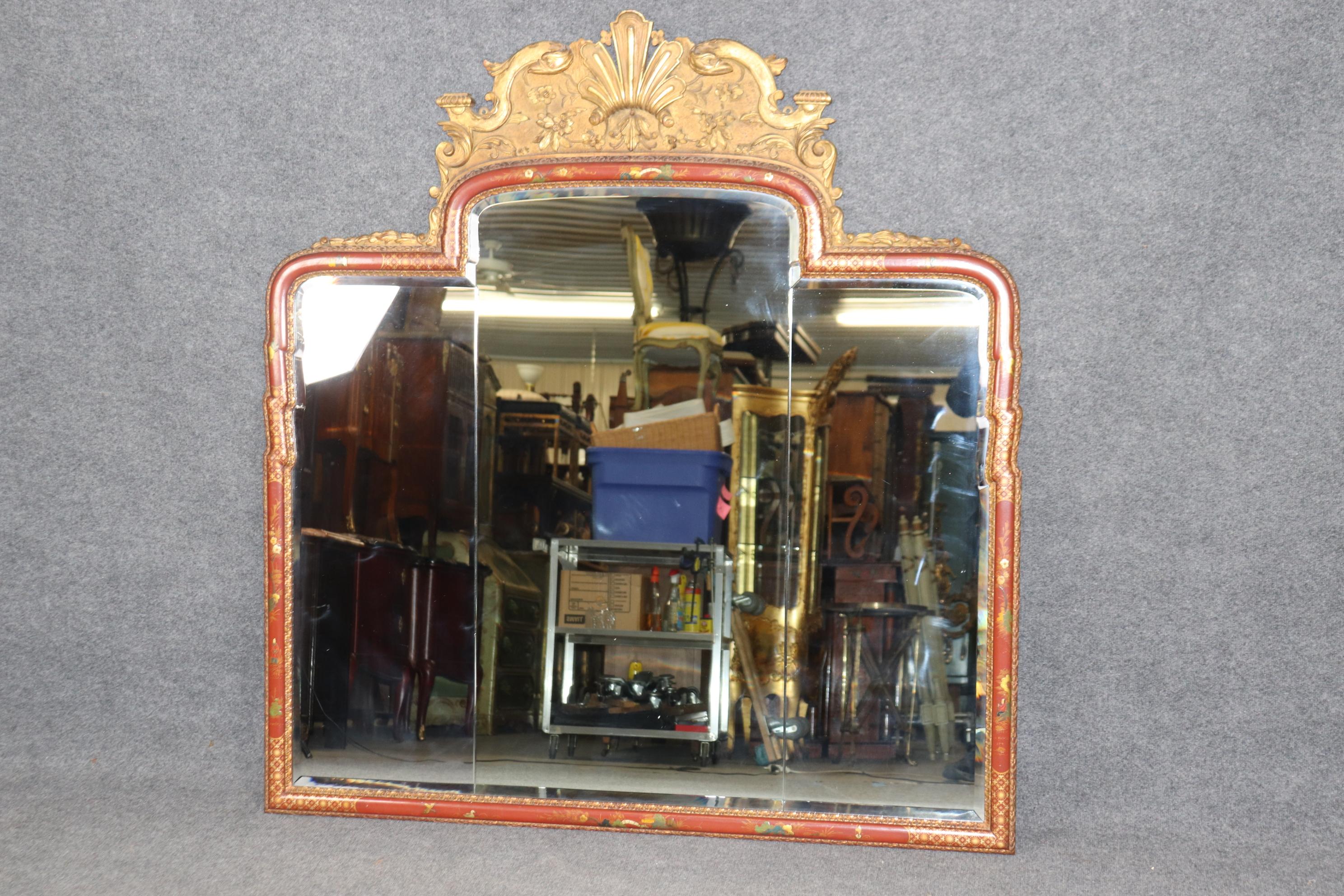Rare paire de grands miroirs de buffet de cheminée en bois doré sculpté de style chinoiserie géorgien Bon état - En vente à Swedesboro, NJ