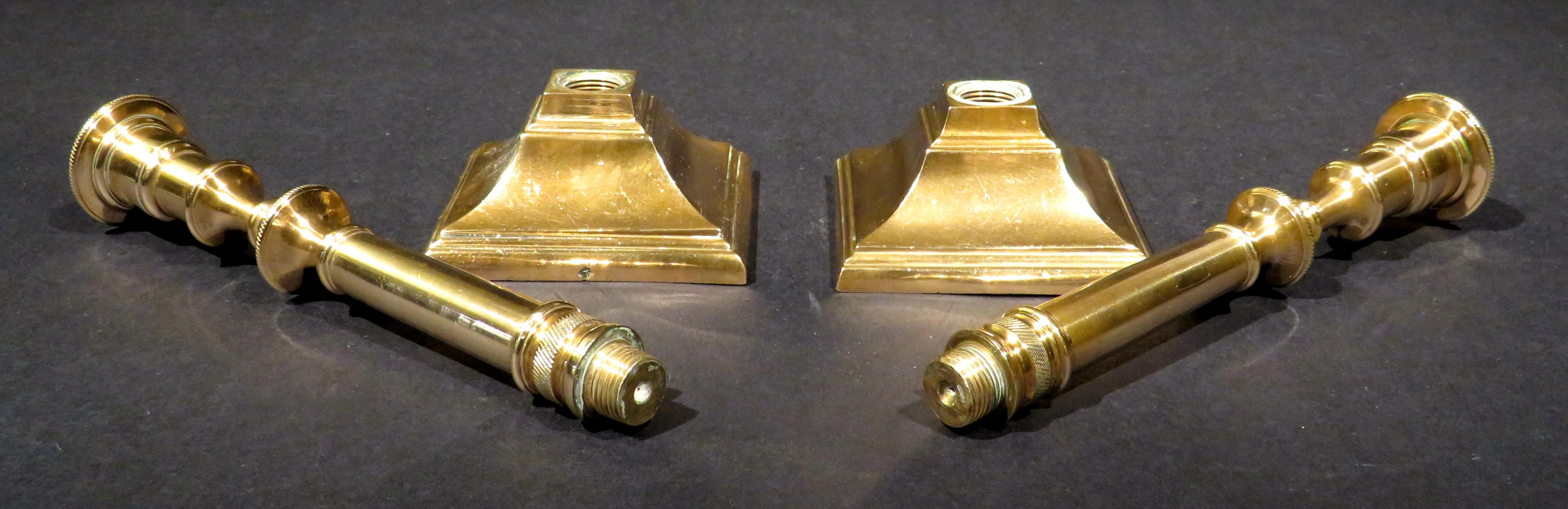 Rare Pair of Georgian Cast Bell Metal Campaign Candlesticks, England circa 1770 In Good Condition For Sale In Ottawa, Ontario
