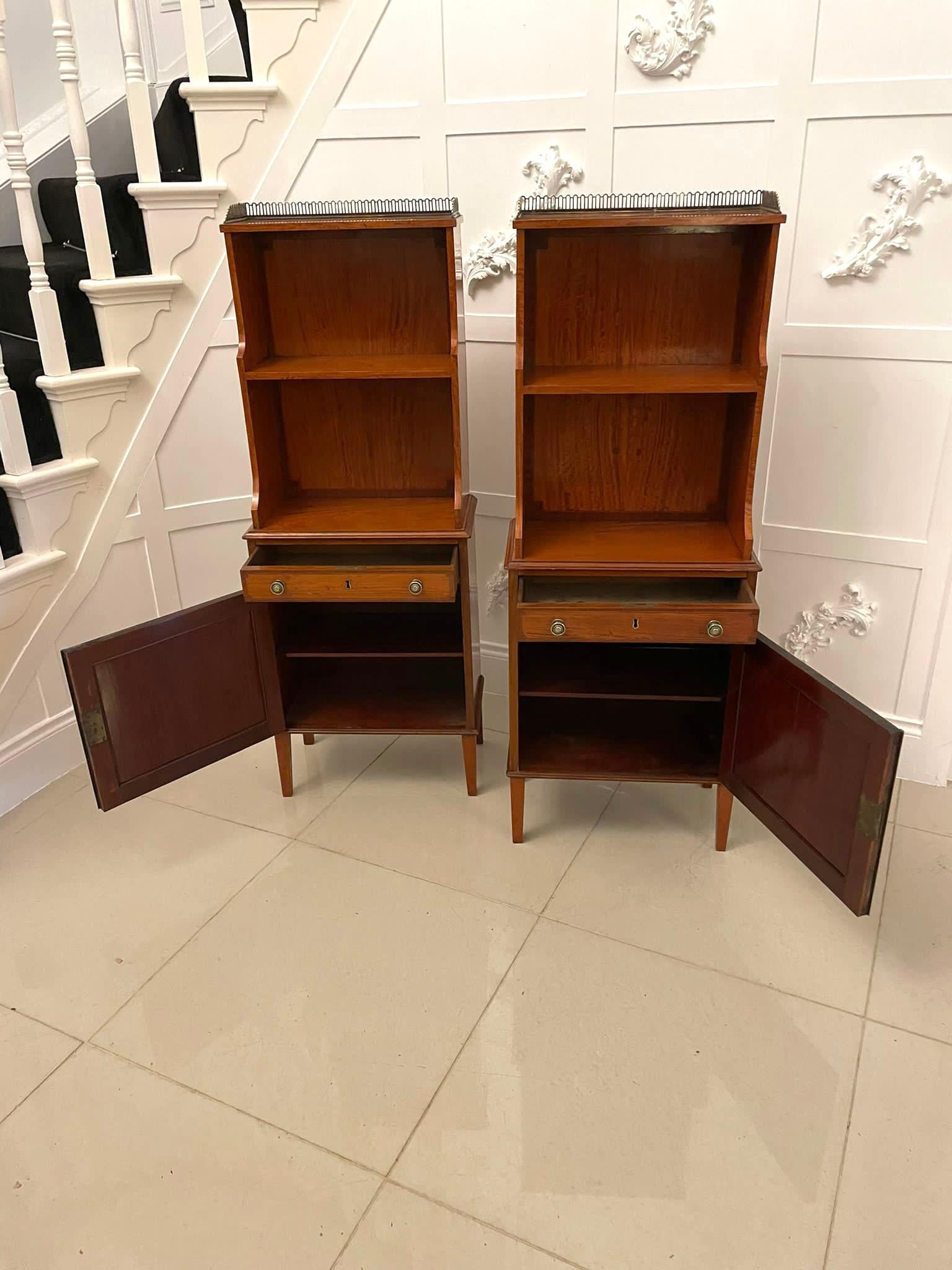 English Rare Pair of Gillows Antique Quality Satinwood Waterfall Bookcases For Sale