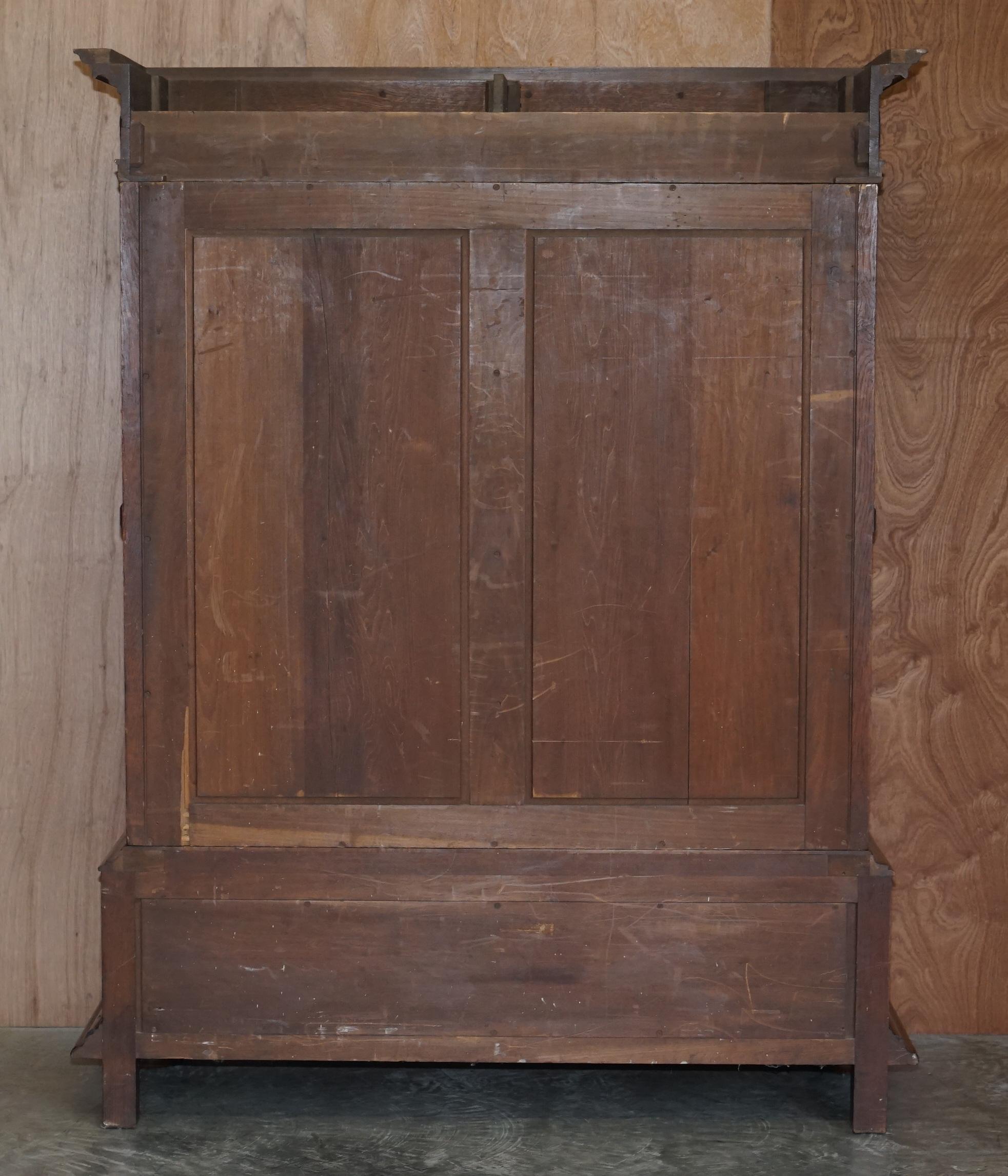 Rara coppia di armadi libreria Gillows Lancaster in Oak inglese antichi e vittoriani in vendita 5