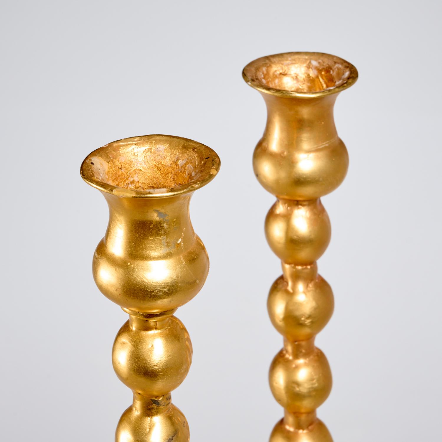 Hollywood Regency Rare Pair of Gilt Metal Paw Foot Tripod Candlesticks by Lazaro Diaz, Signed 1992 For Sale