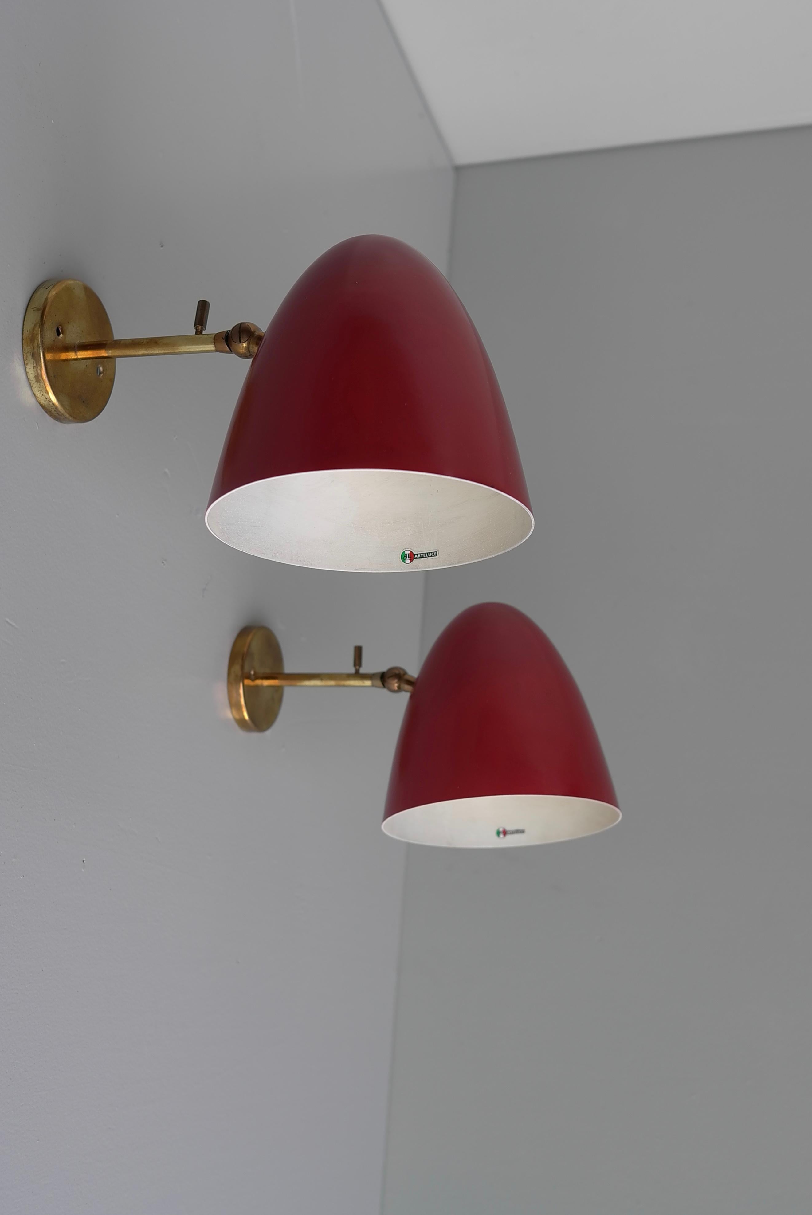 Paire rare d'appliques murales rouges de Gino Sarfatti, Arteluce, Italie, 1956 Bon état - En vente à Den Haag, NL