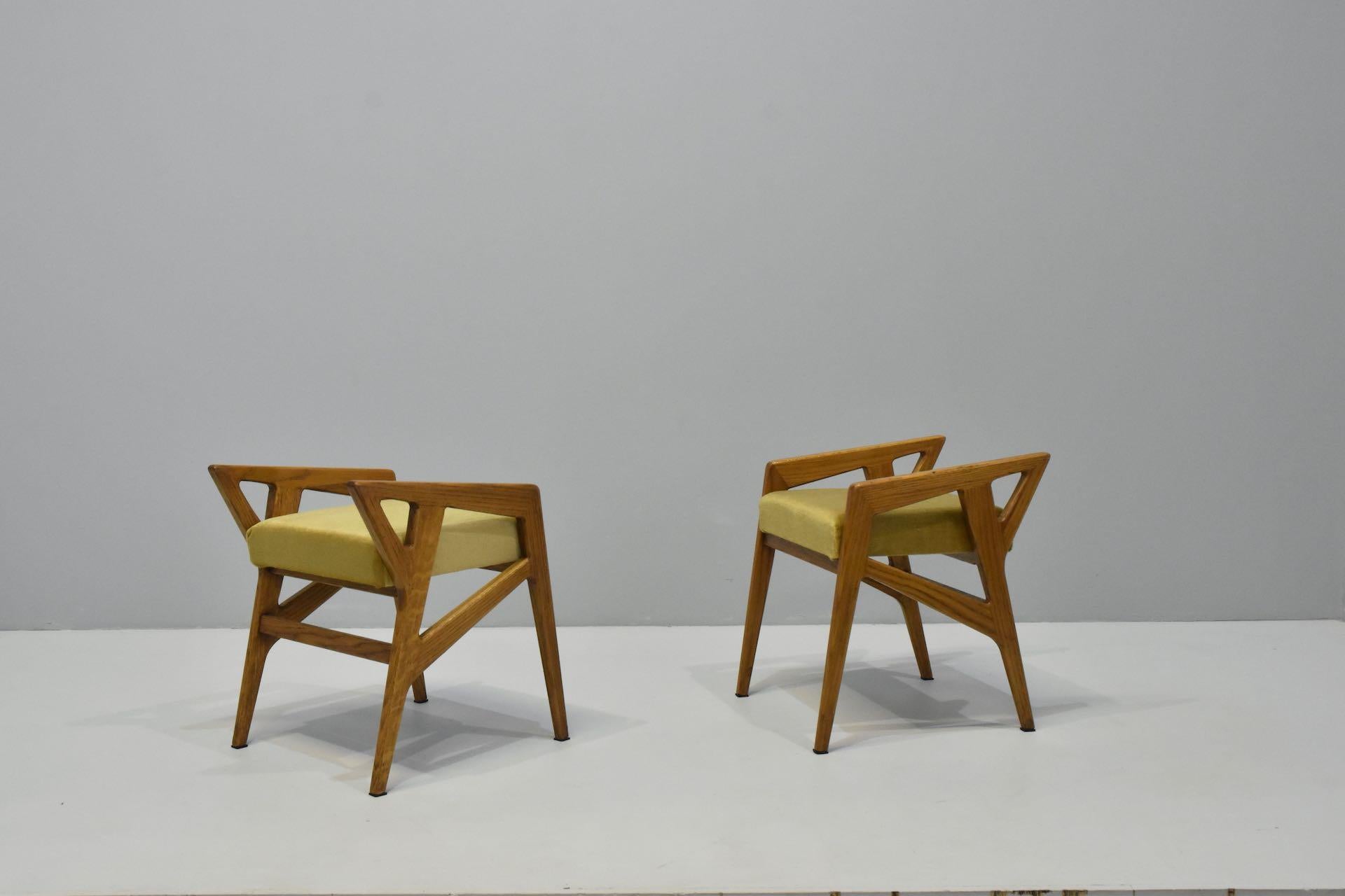 Rare Pair of Gio Ponti Arm Stools 687 for Cassina, Italy, 1953 5