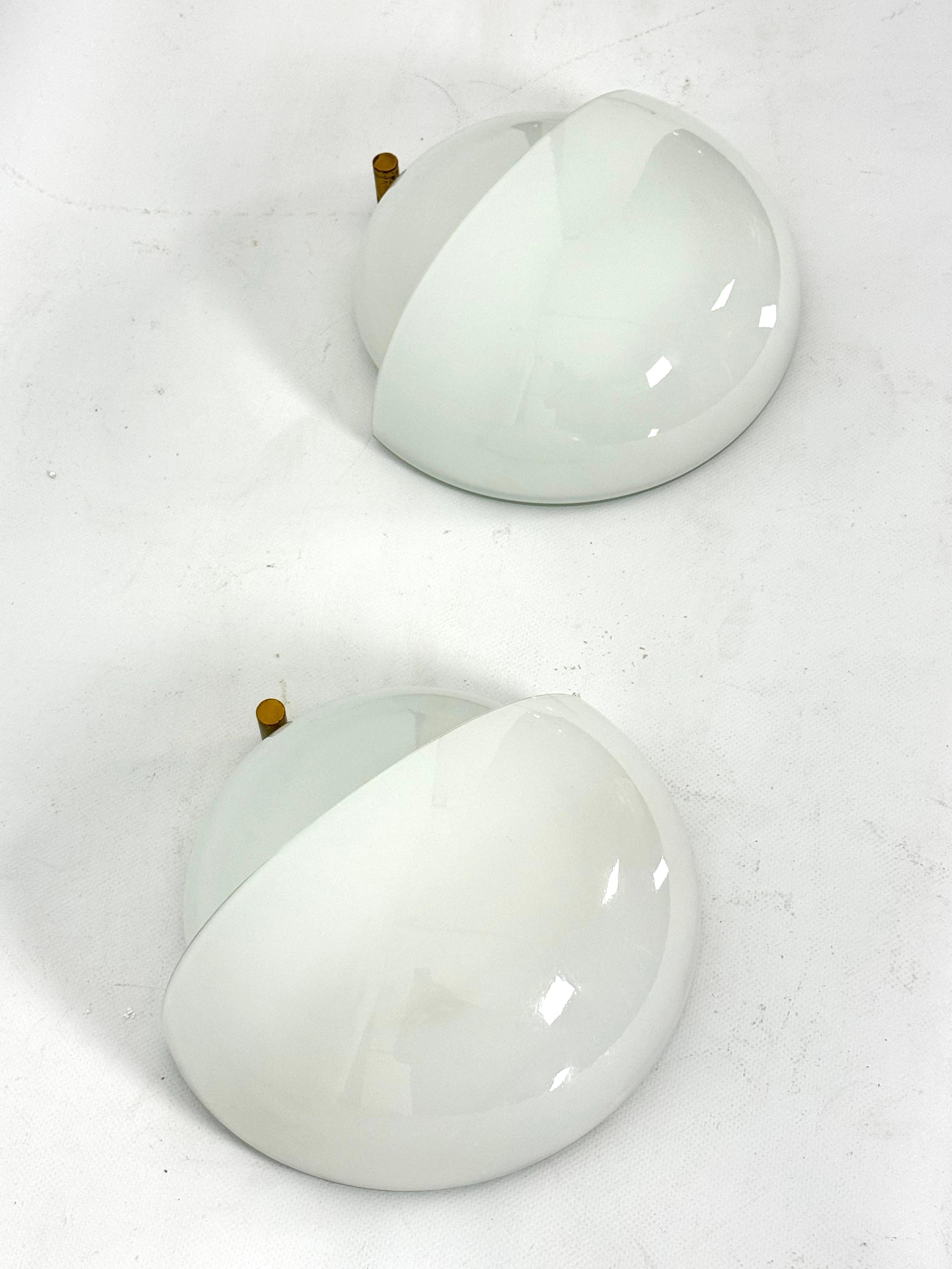 Rare pair of Glass Mania sconces by Vico Magistretti for Artemide. 1960s  4