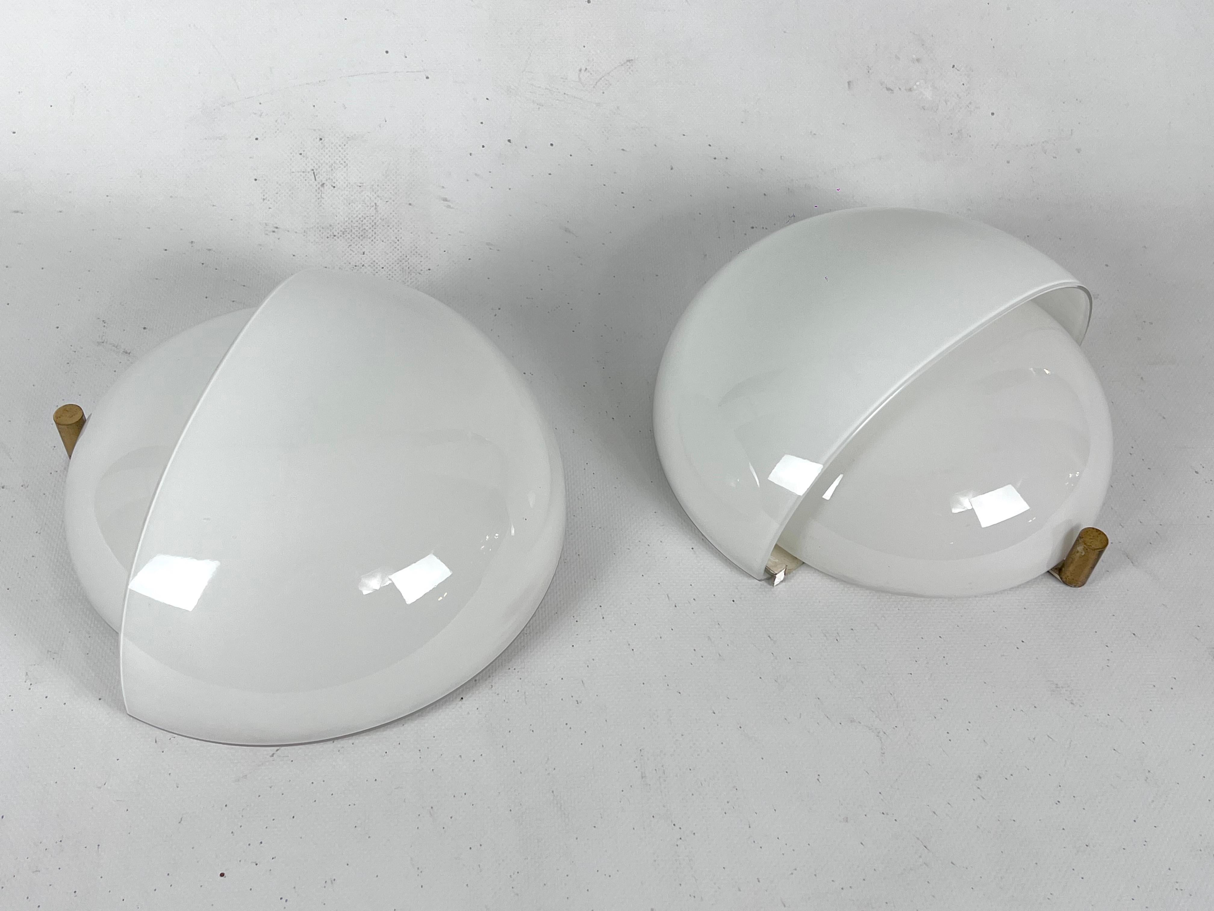 Rare Pair of Glass Mania Sconces by Vico Magistretti for Artemide, 1960s 5