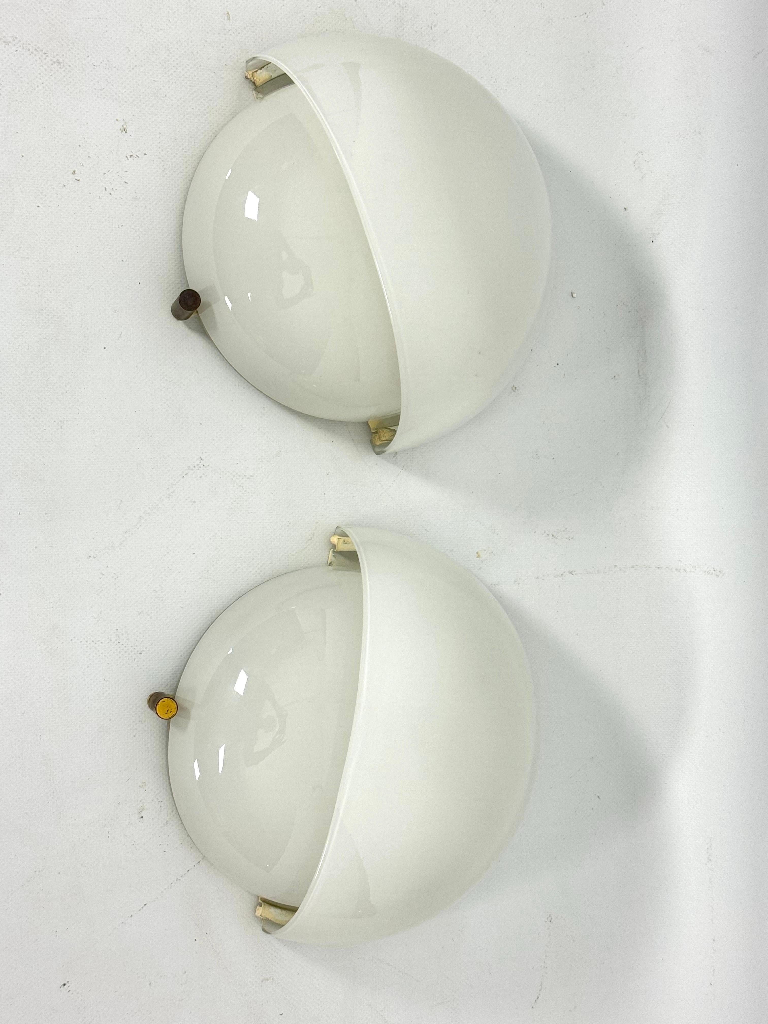 Rare pair of Glass Mania sconces by Vico Magistretti for Artemide. 1960s  5