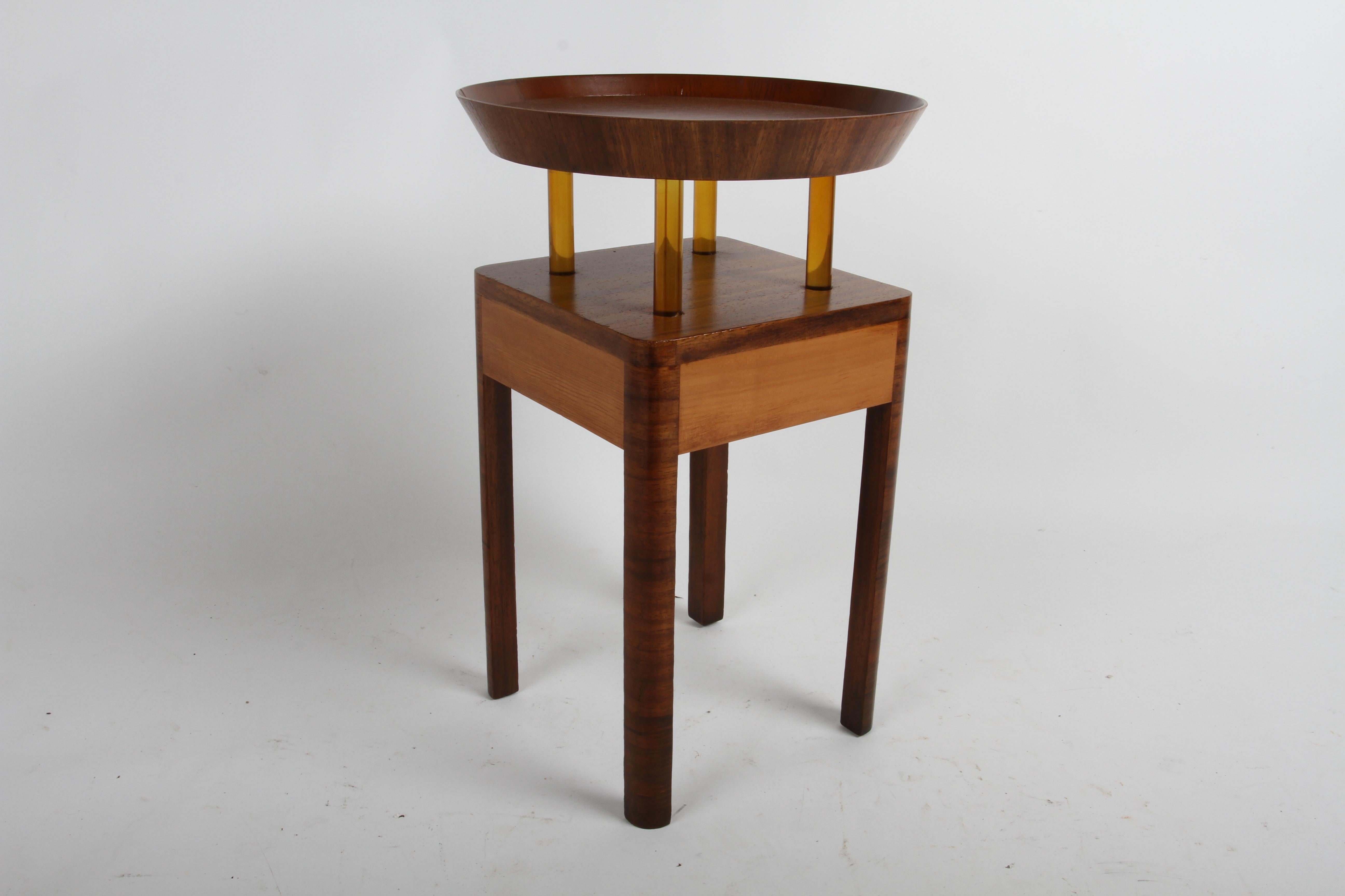 Rare Pair of 1940s Grosfeld House Round Tray Top End Table with Bakelite Details im Angebot 11