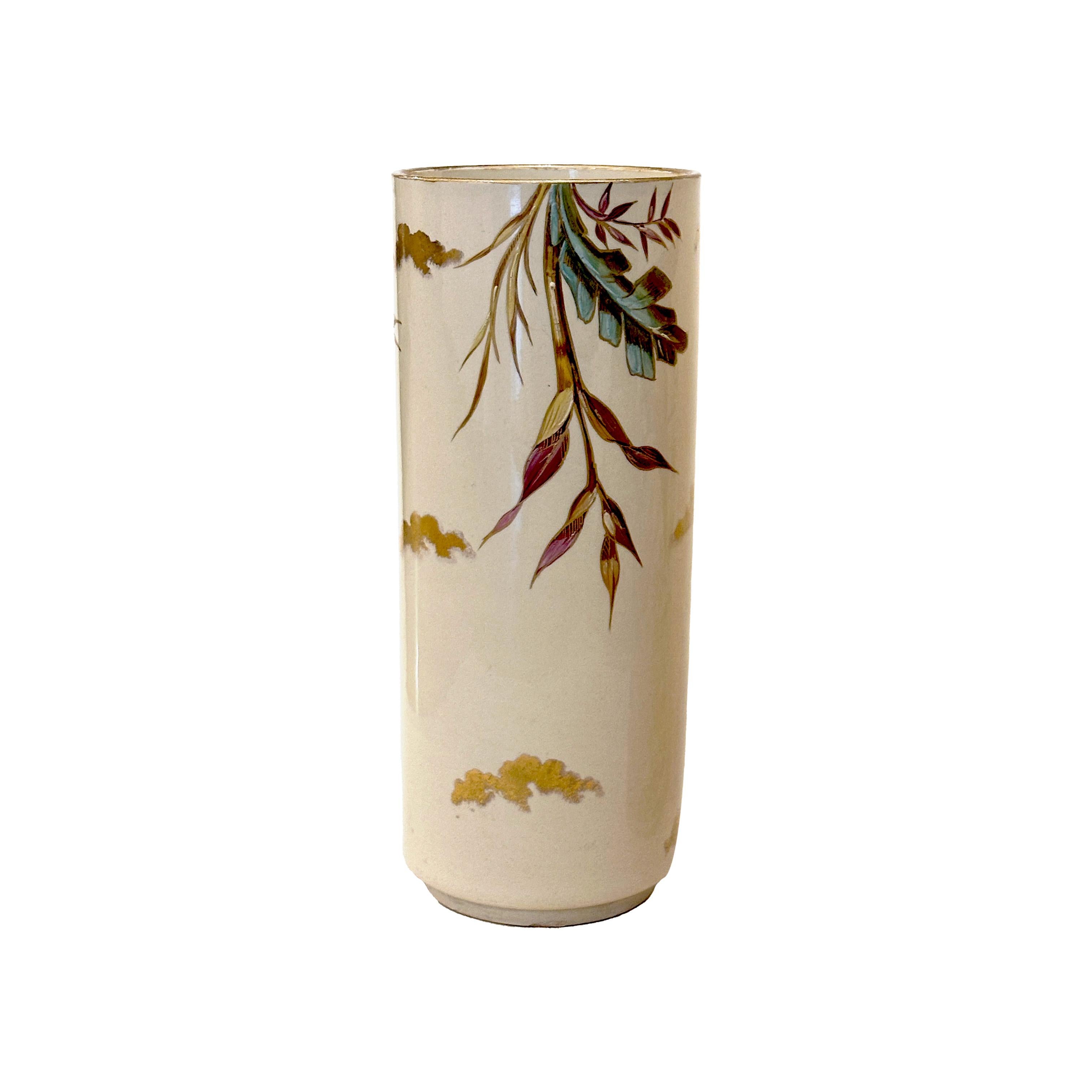 Pair hand-painted exotics birds vase Creil & Montereau circa 1876-1884 In Good Condition For Sale In Paris, FR