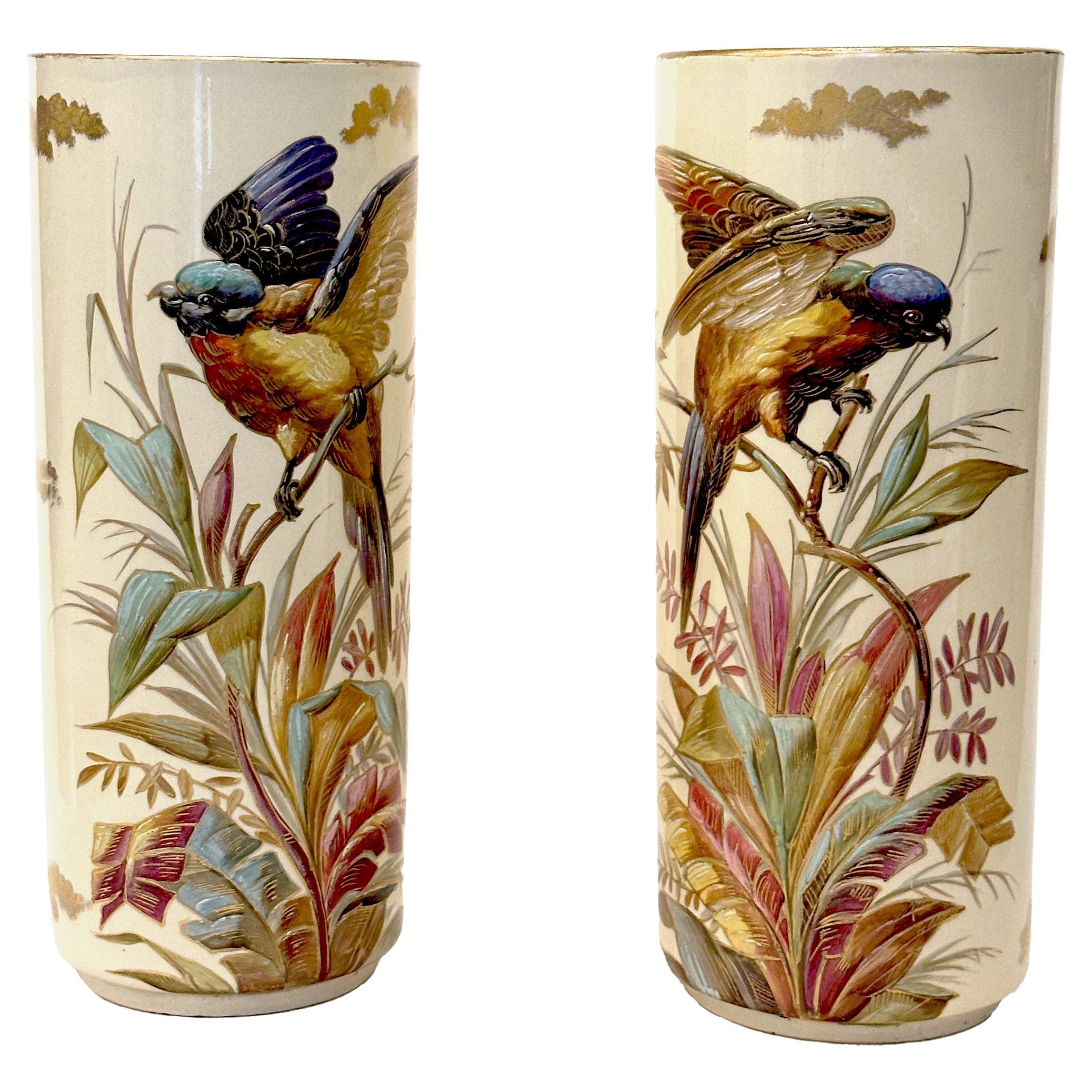 Pair hand-painted exotics birds vase Creil & Montereau circa 1876-1884 For Sale
