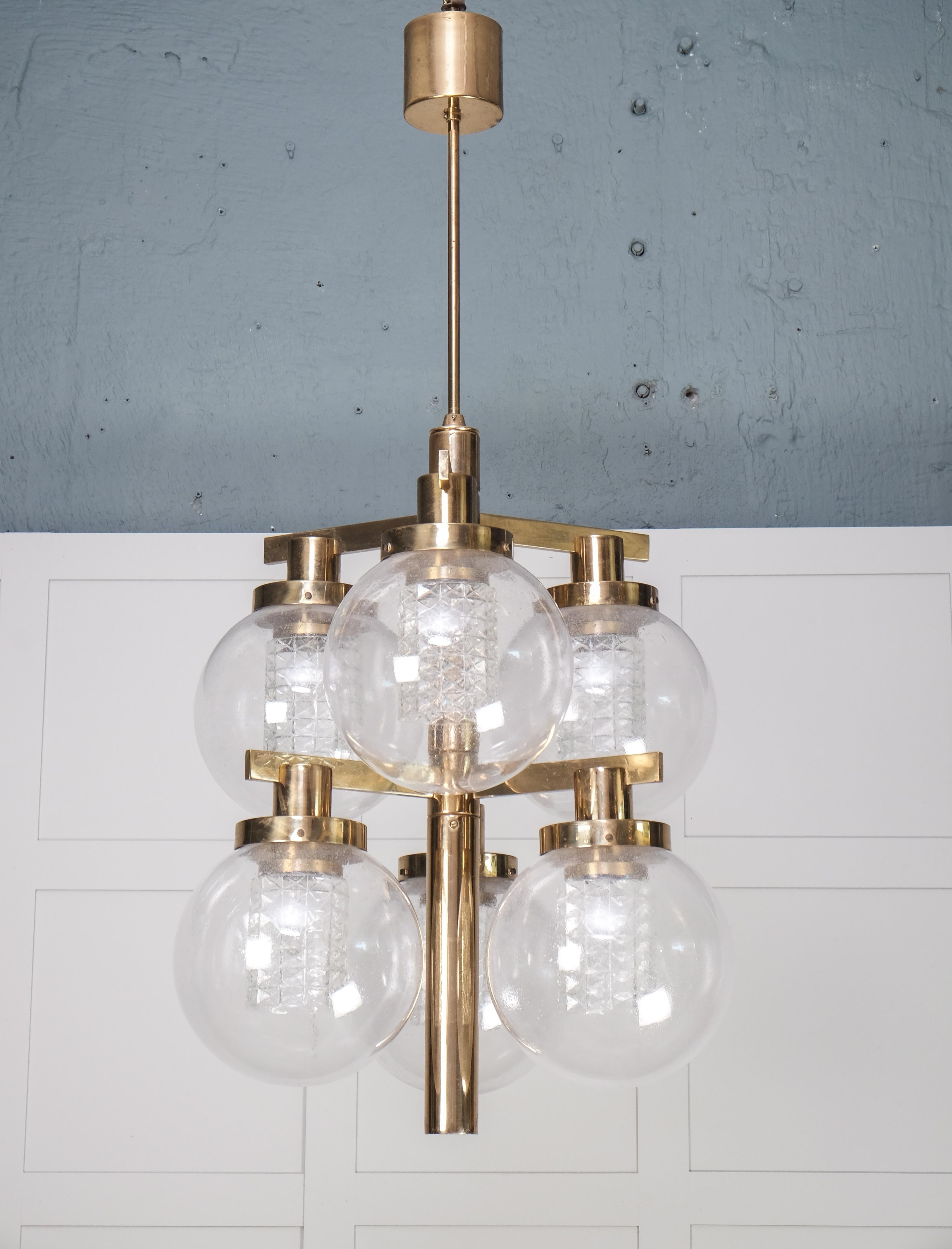 Rare Pair of Hans-Agne Jakobsson Brass Chandeliers, 1960s In Good Condition For Sale In Stockholm, SE