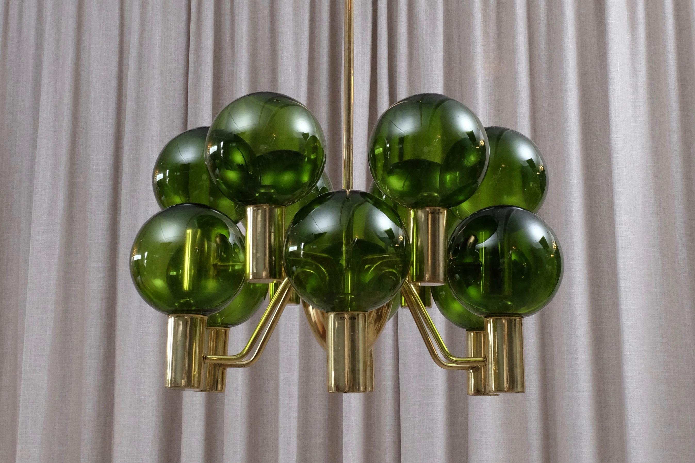Rare Pair of Hans-Agne Jakobsson Chandeliers T372/12 Patricia, 1960s For Sale 1
