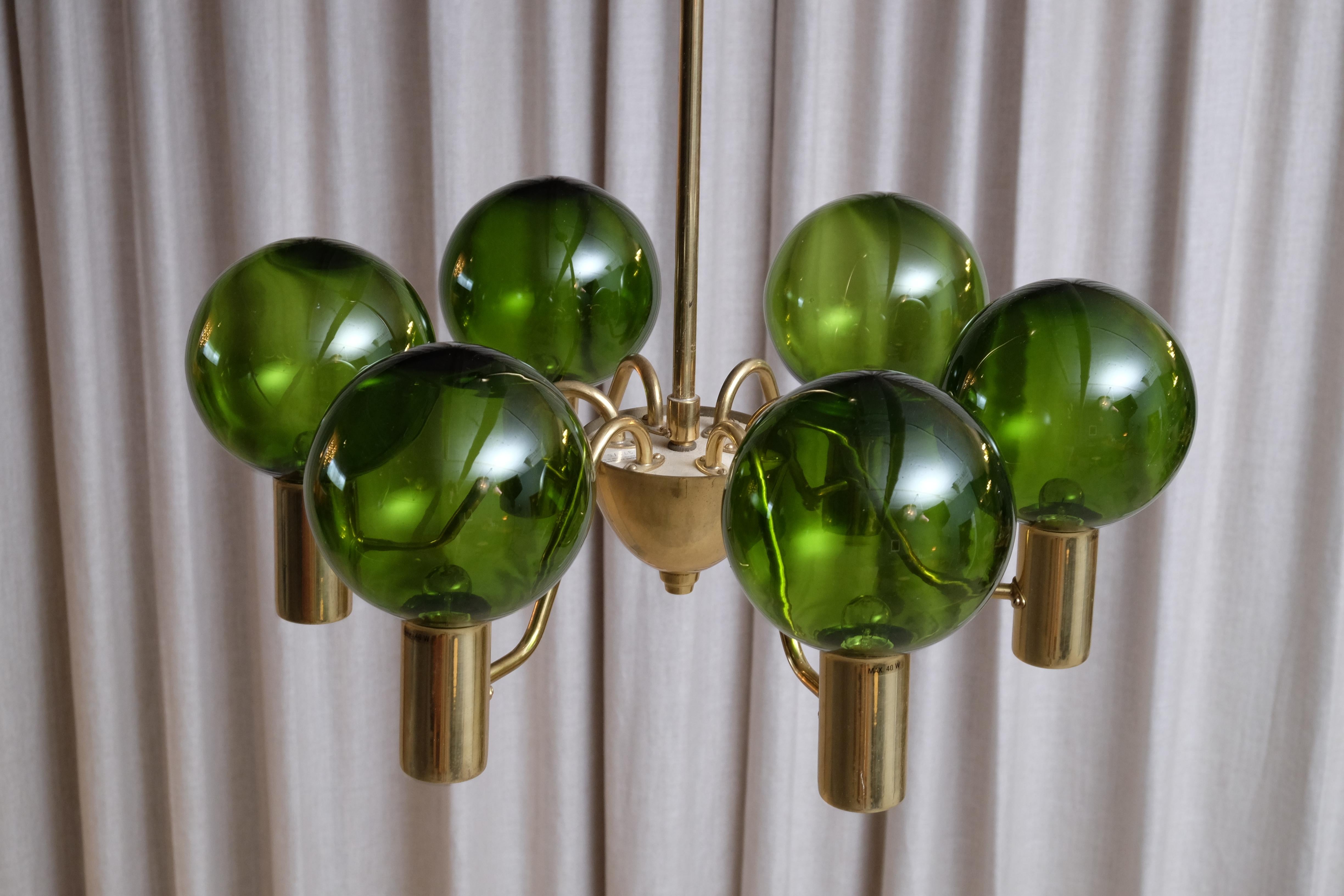 Rare Pair of Hans-Agne Jakobsson Chandeliers T372/6 Patricia, 1960s In Good Condition In Stockholm, SE