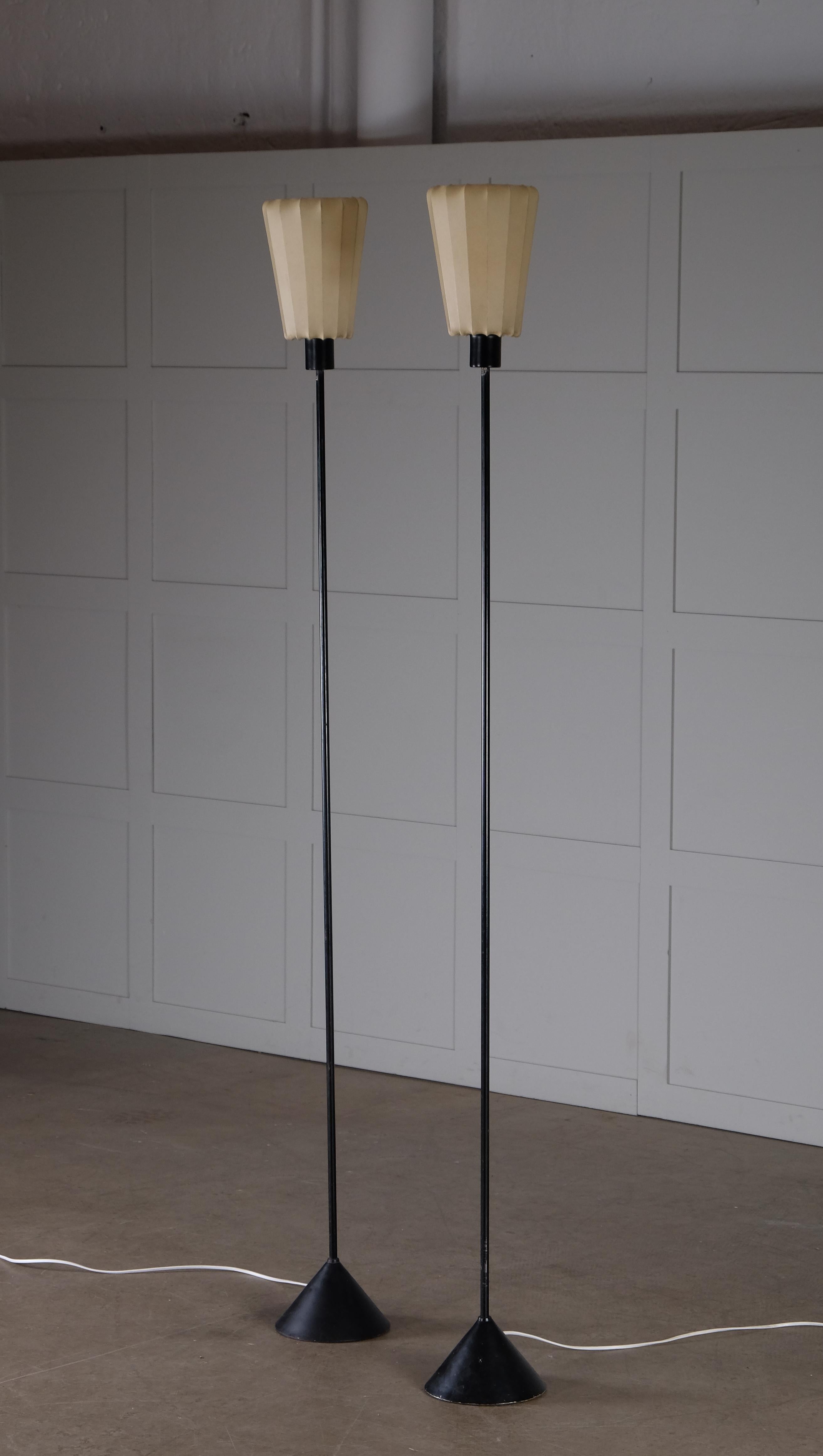 Rare pair of Hans-Agne Jakobsson Floor Lamps Model G-23, 1950s For Sale 2