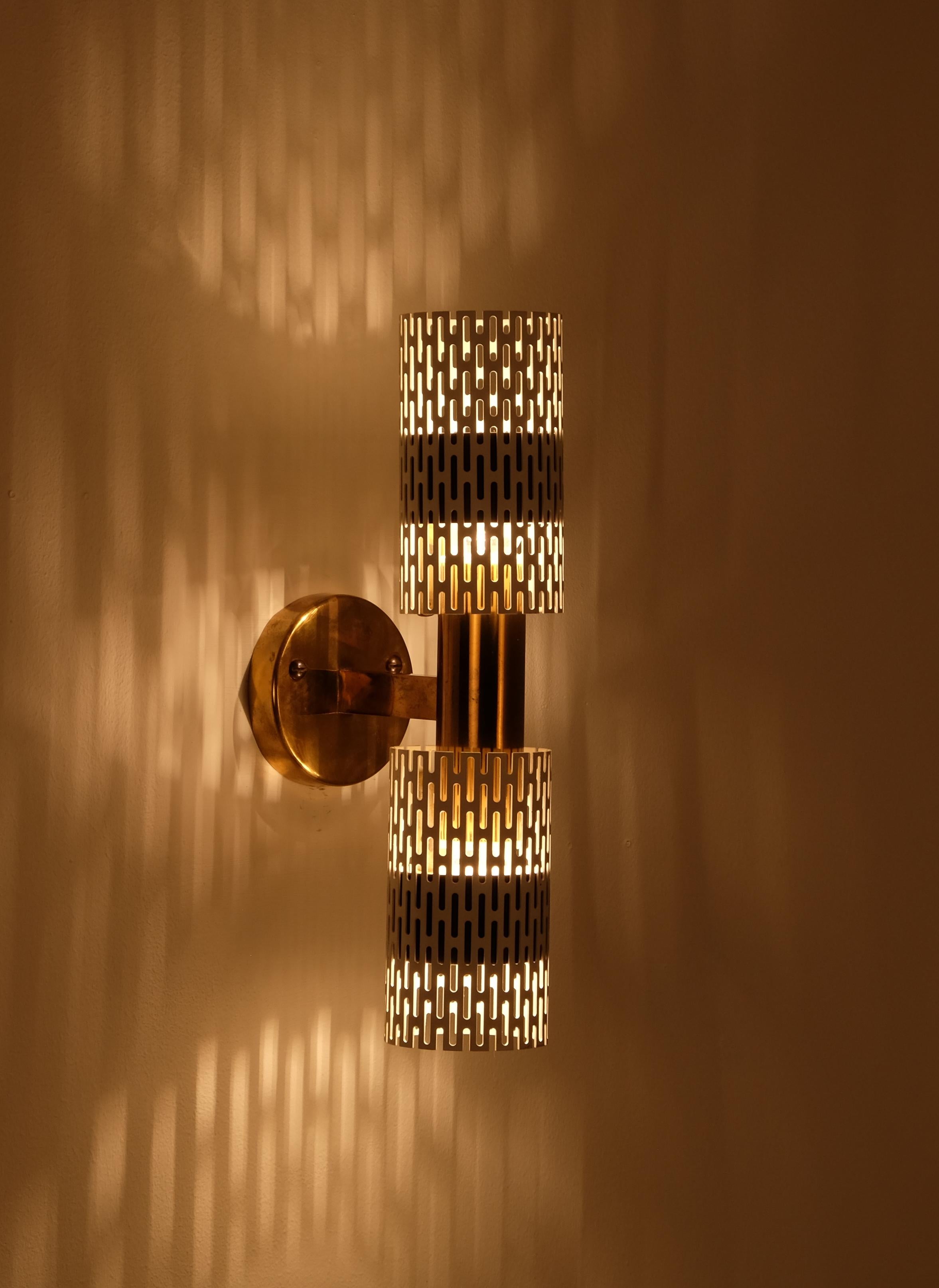 Raro par de lámparas de pared Harald Notini para Böhlmarks, años 50 Escandinavo moderno en venta