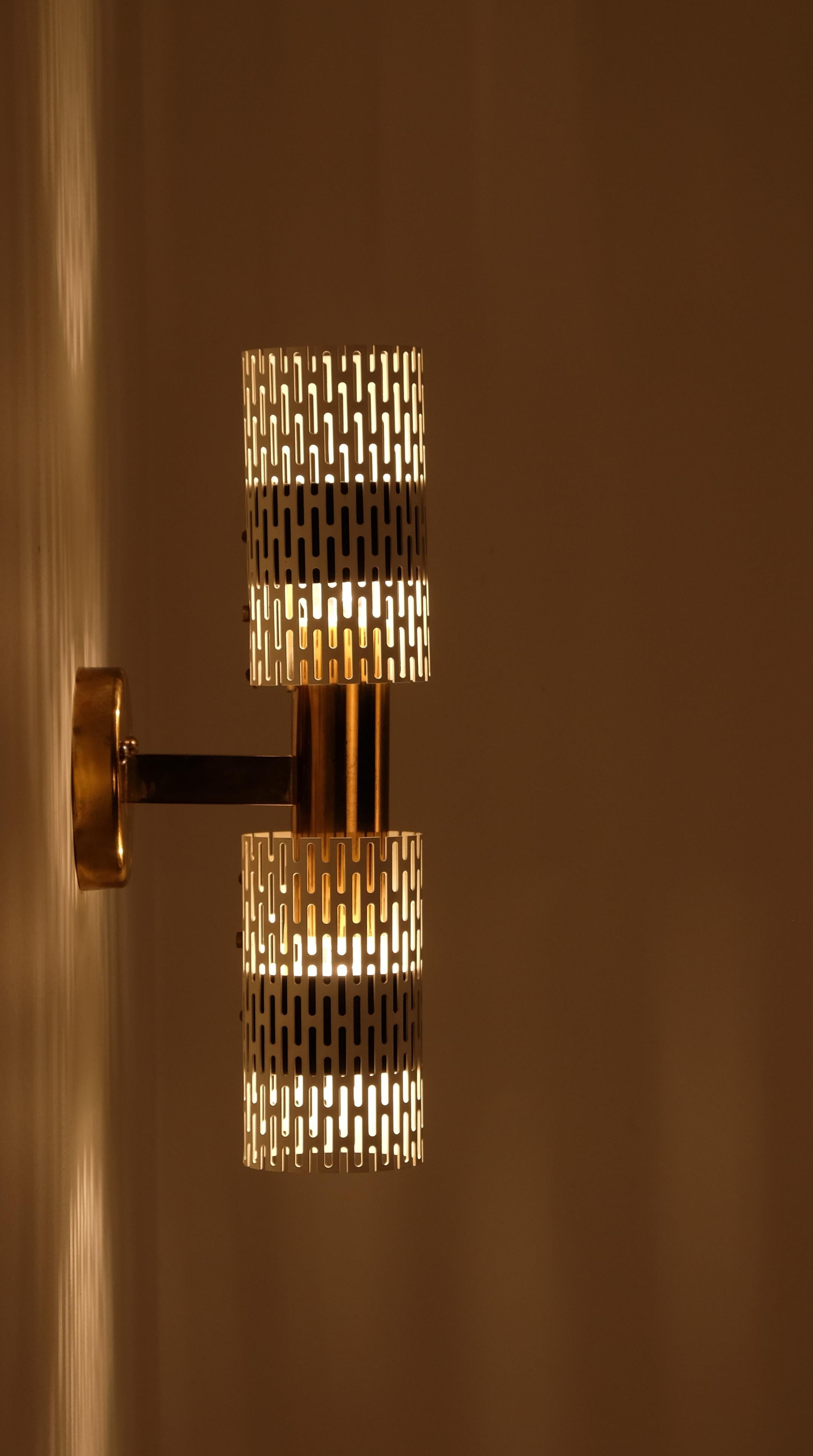 Raro par de lámparas de pared Harald Notini para Böhlmarks, años 50 Sueco en venta