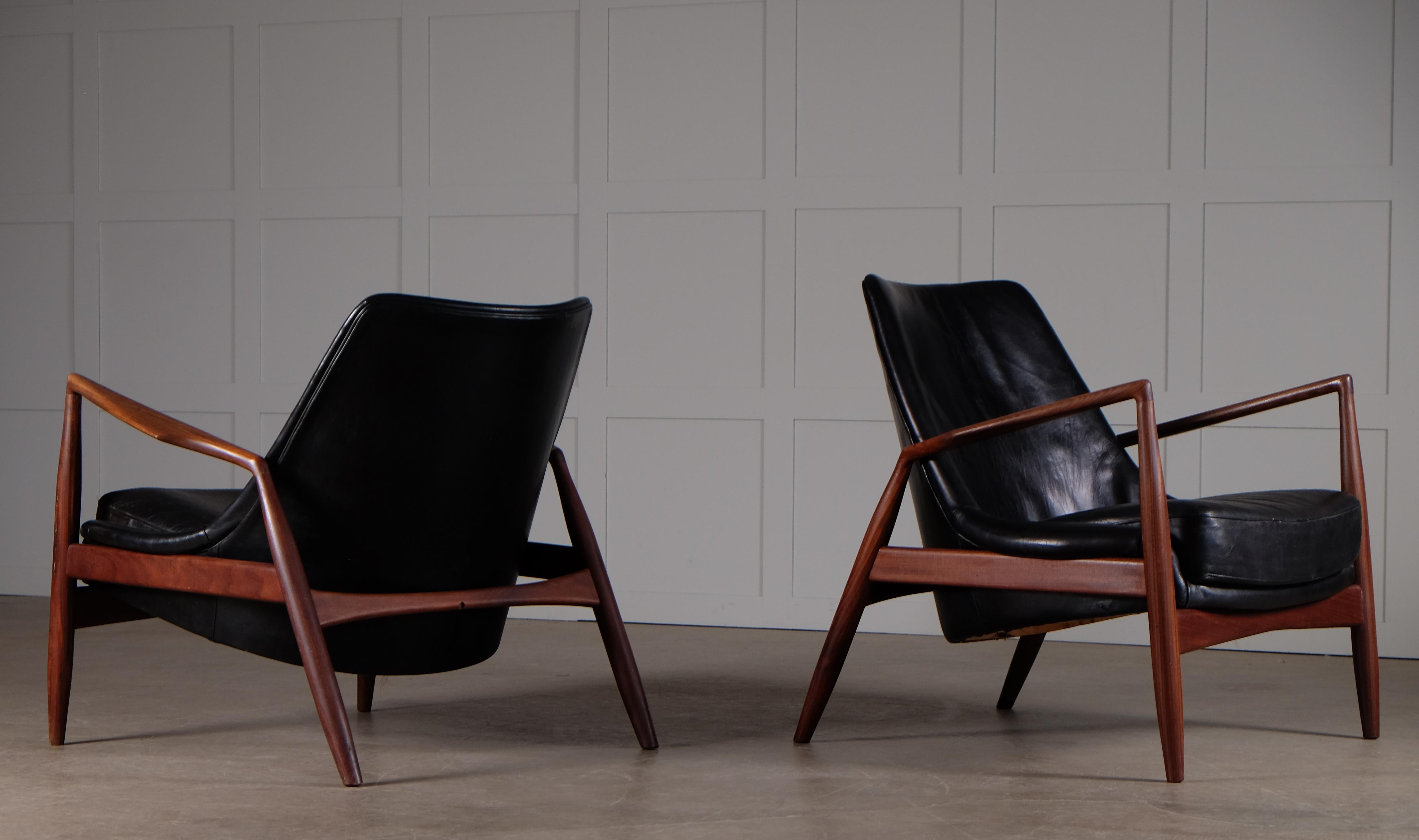 Rare Pair of Ib Kofod-Larsen 'Seal' Easy Chairs, 1960s For Sale 5