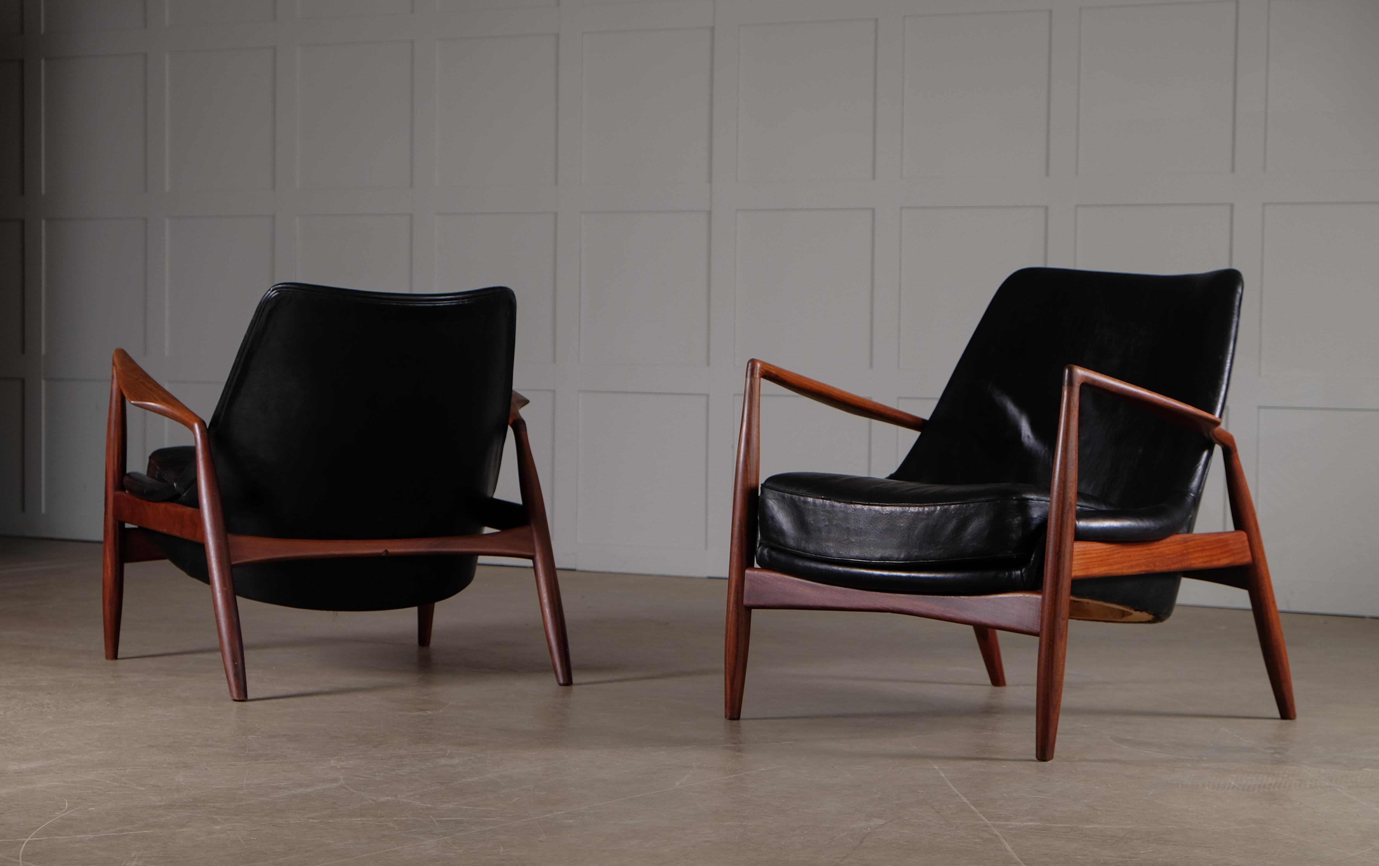Swedish Rare Pair of Ib Kofod-Larsen 'Seal' Easy Chairs, 1960s For Sale