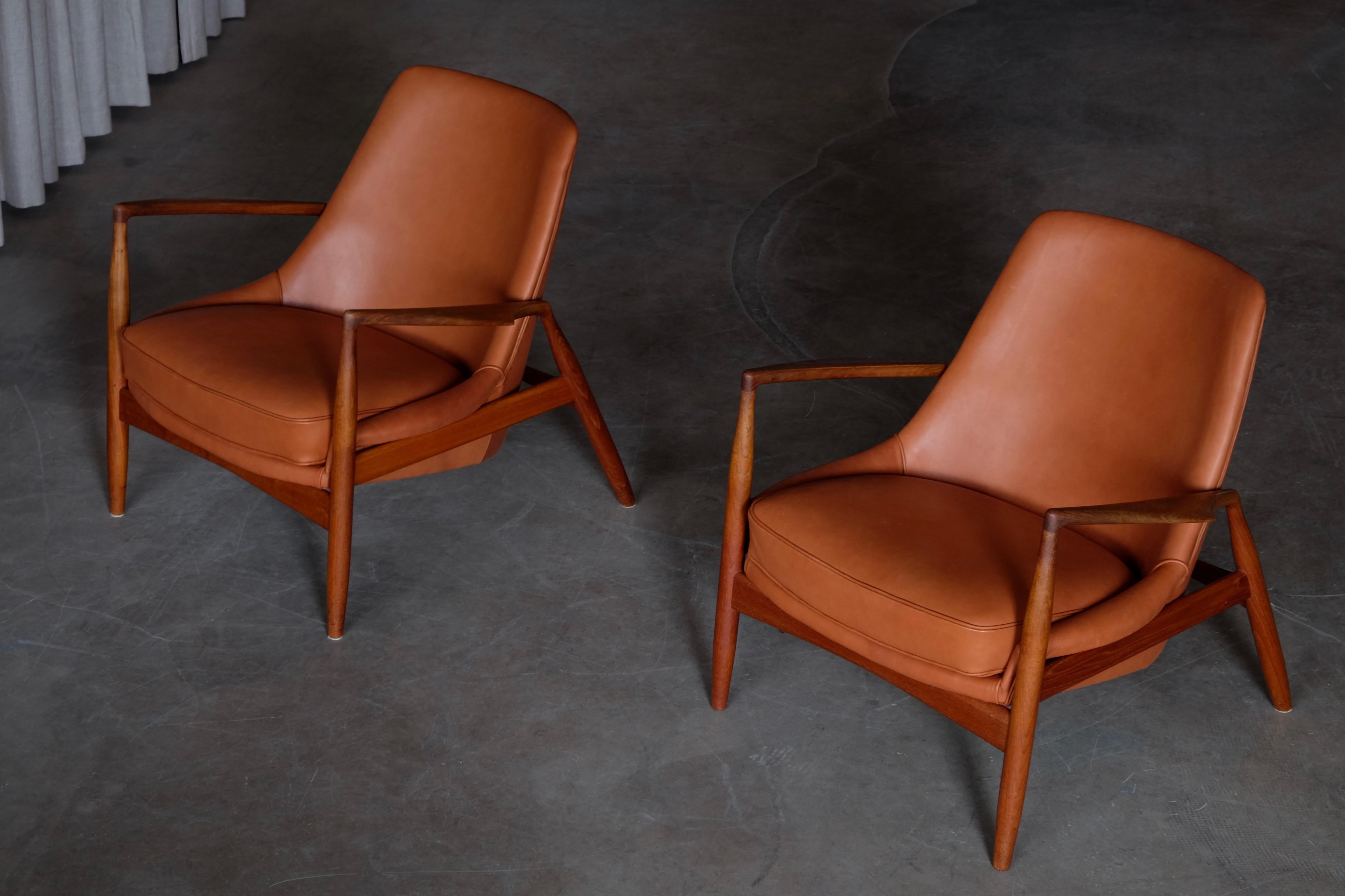 Rare Pair of Ib Kofod-Larsen Seal or Sälen Easy Chairs, 1960s 6