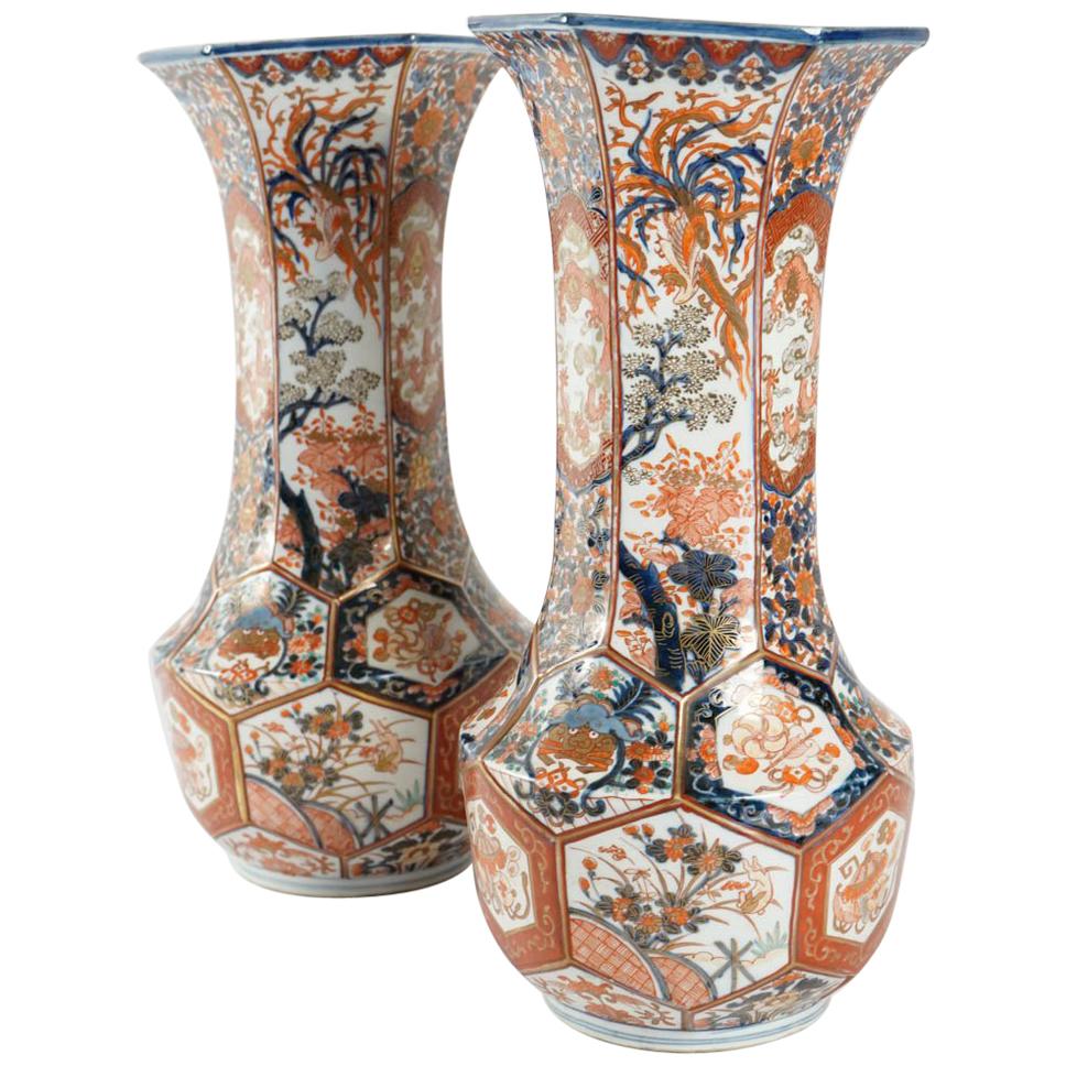Rare Pair of Imari Porcelain Vases with Polychrome Decor, Japan, 19th Century