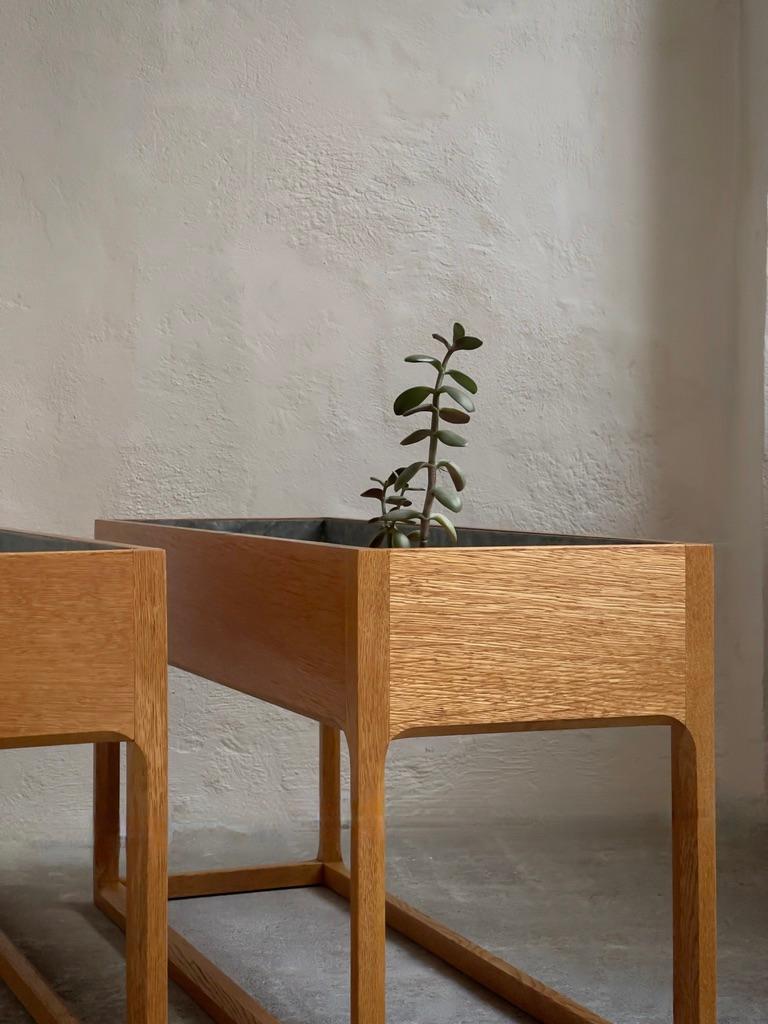 Scandinavian Modern Pair of 1960s Danish Modern Indoor planters in Oak, design by Axel Kjersgaard  For Sale