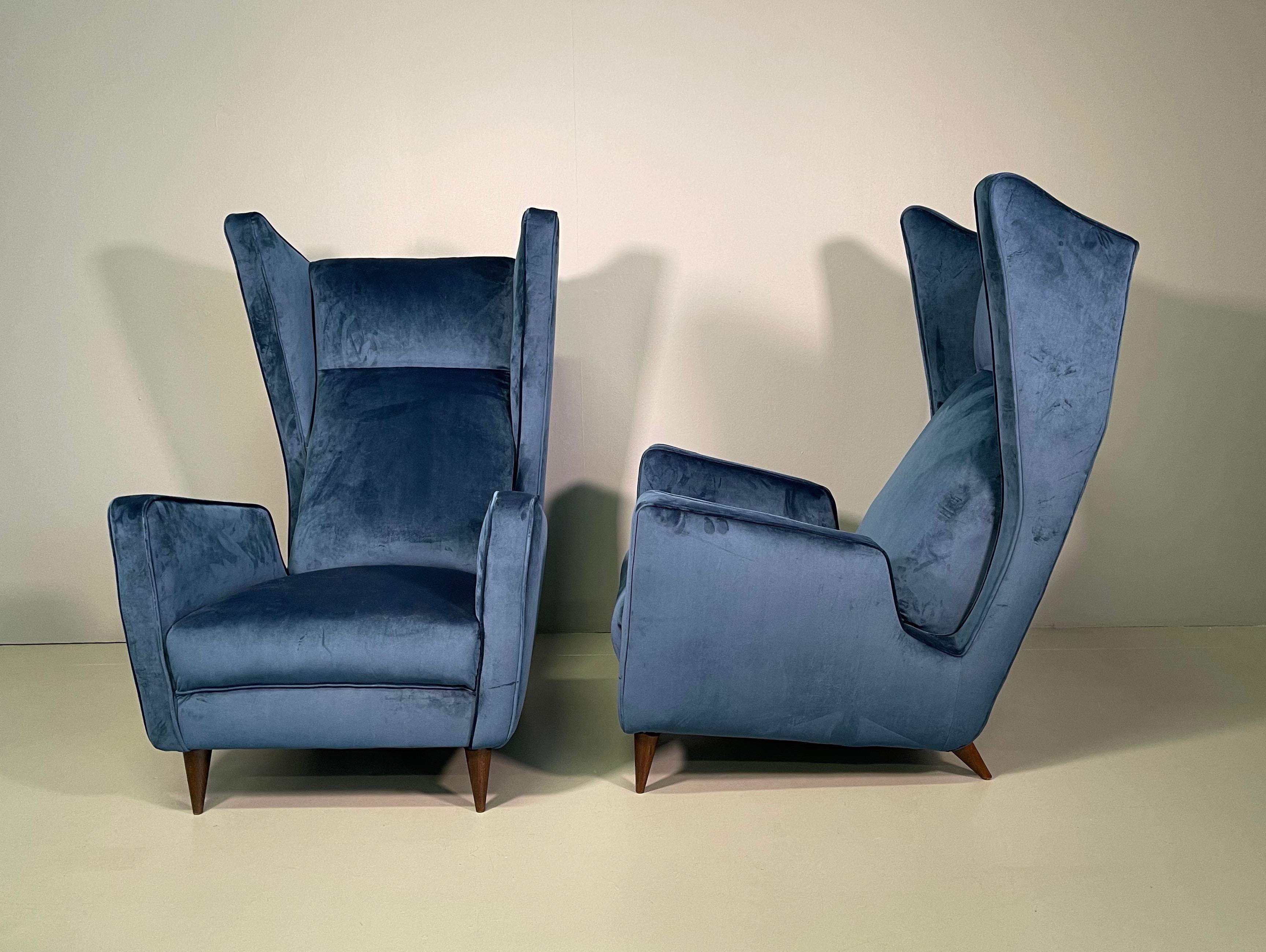 Seltenes Paar italienischer Sessel von Mario Oreglia im Zustand „Hervorragend“ im Angebot in Rovereta, SM