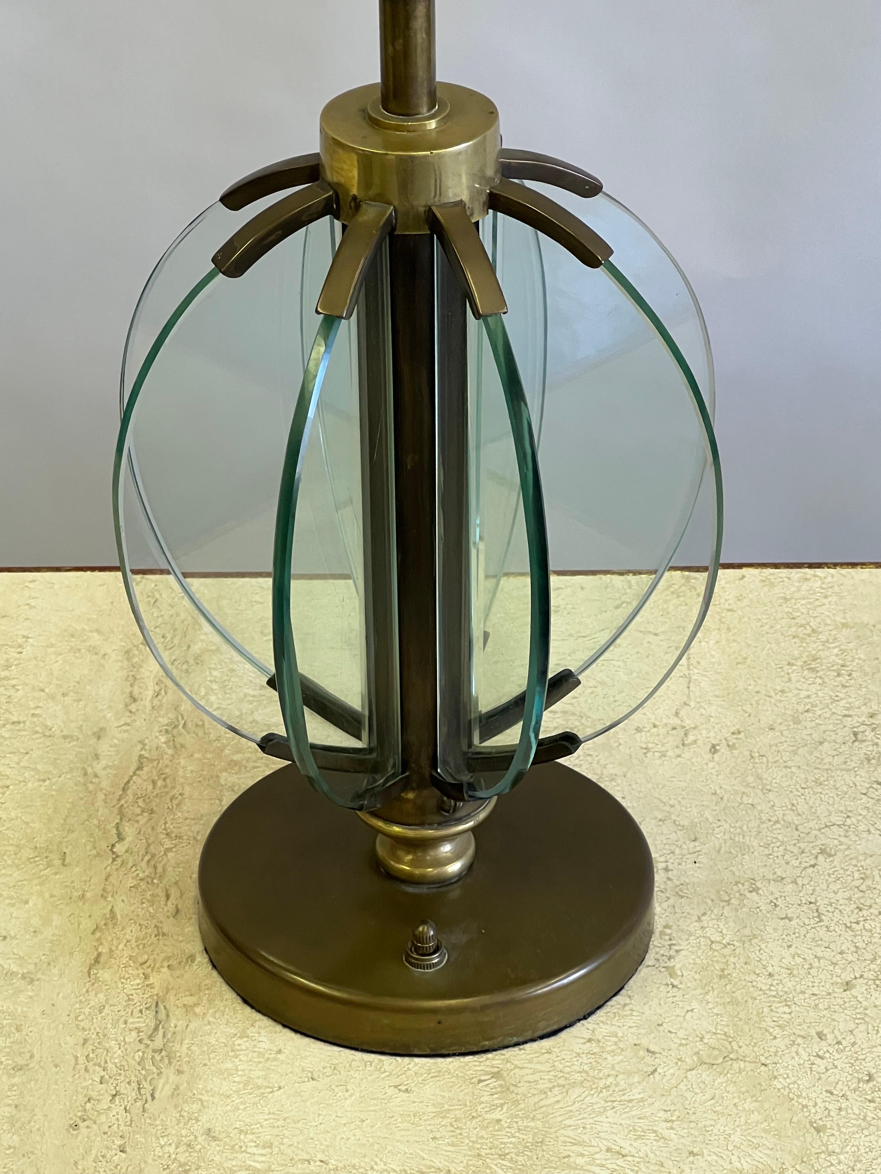 Rare Pair of Italian Glass & Brass' Table Lamps by Pietro Chiesa & Fontana Arte For Sale 4