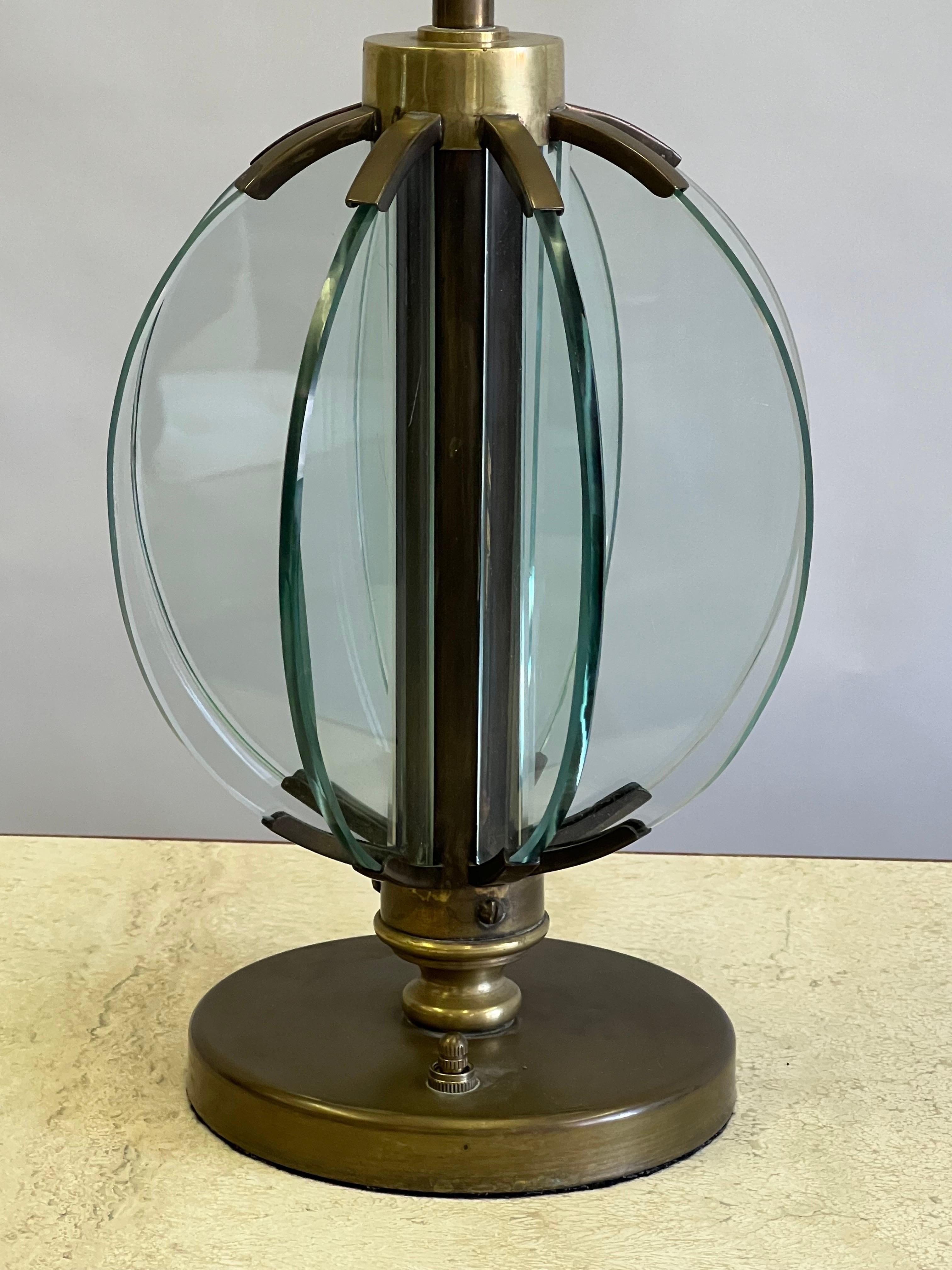 Rare Pair of Italian Glass & Brass' Table Lamps by Pietro Chiesa & Fontana Arte For Sale 5