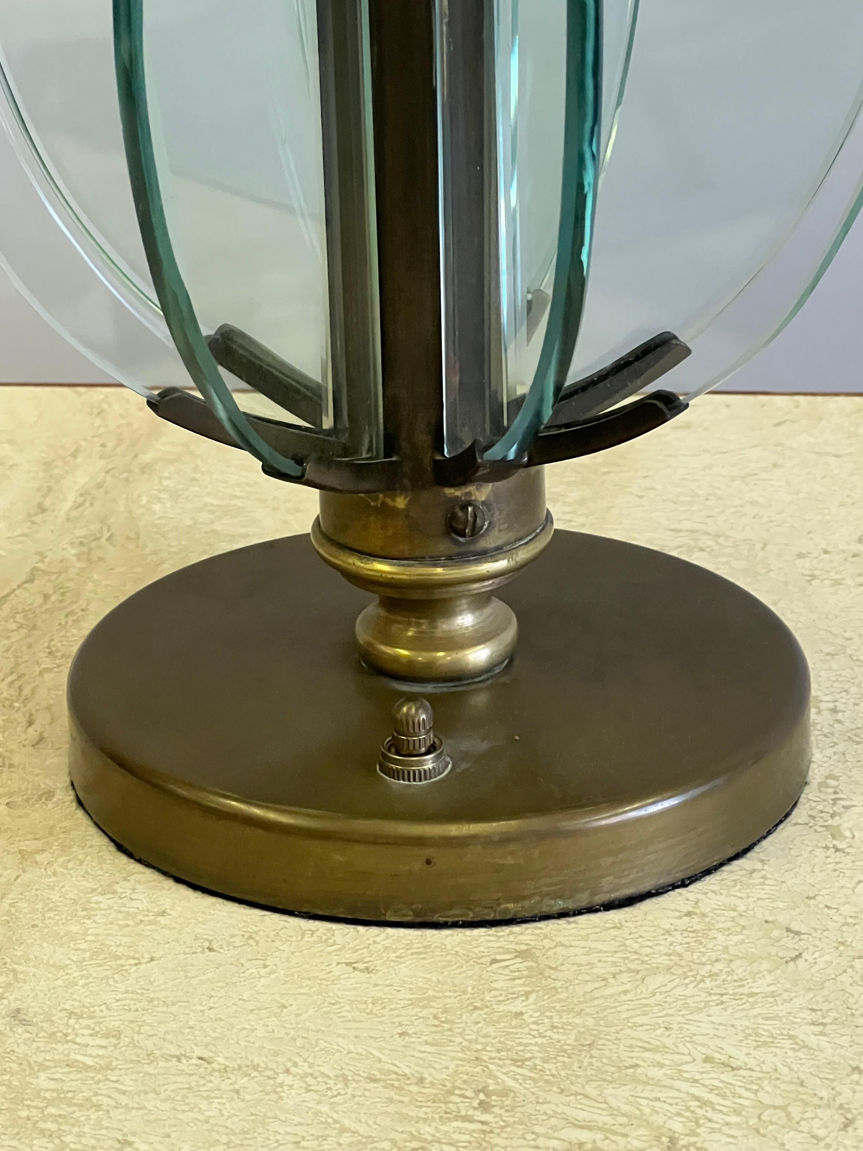 Rare Pair of Italian Glass & Brass' Table Lamps by Pietro Chiesa & Fontana Arte For Sale 6