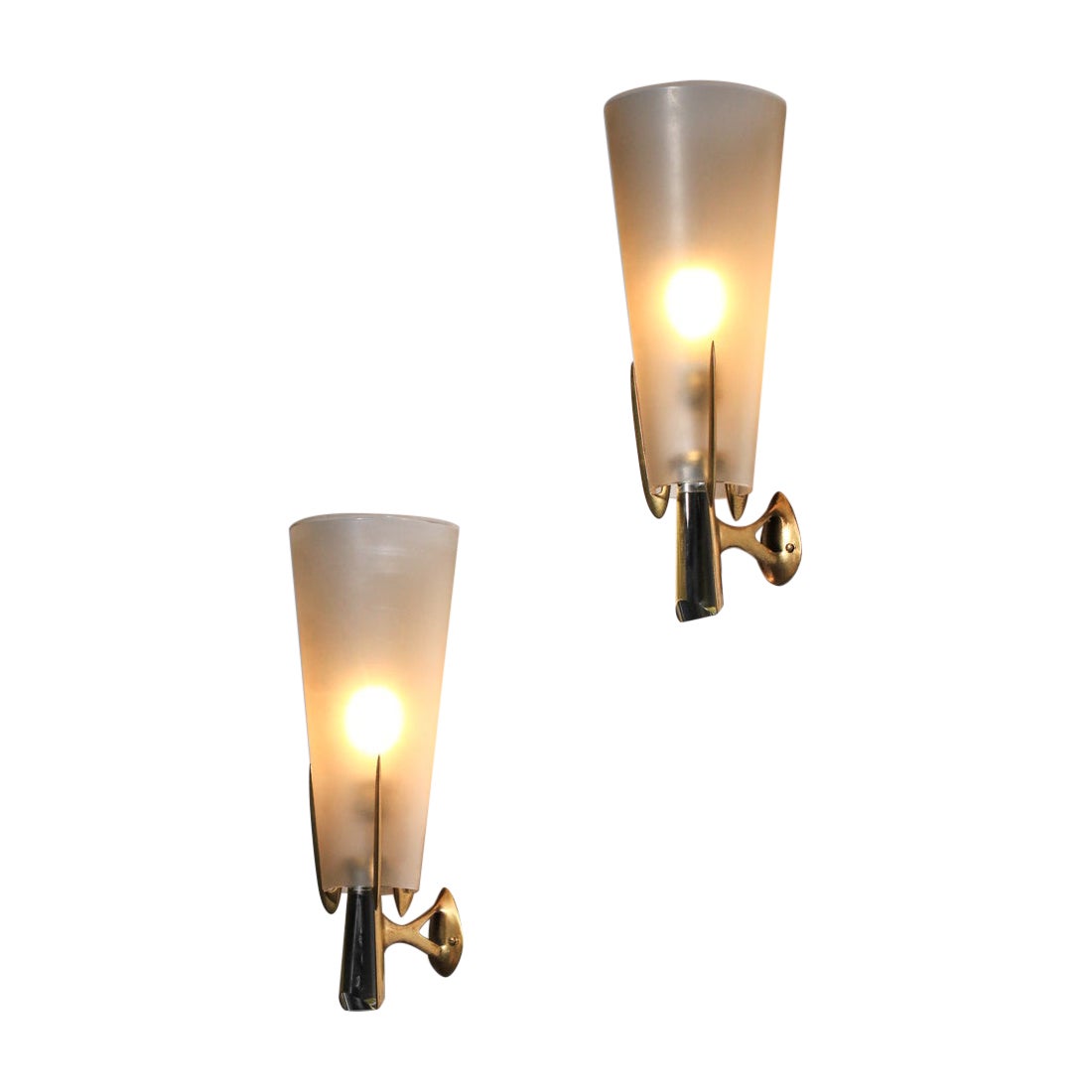 Rare pair of Italian wall lights by Max Ingrand for Fontana Arte, 1960